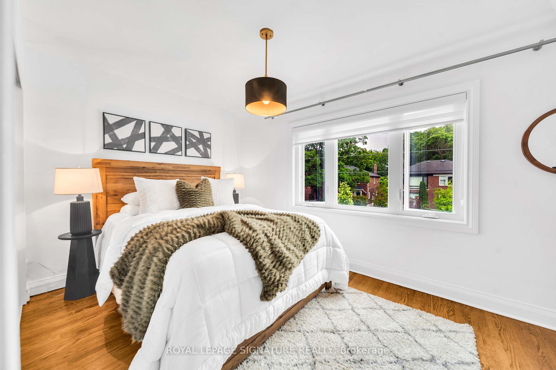 Photo 13 of 132 Glenvale Boulevard, Toronto, Leaside — HOMEH
