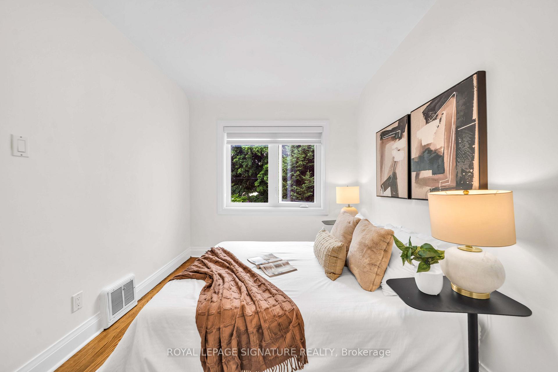 Photo 16 of 132 Glenvale Boulevard, Toronto, Leaside — HOMEH