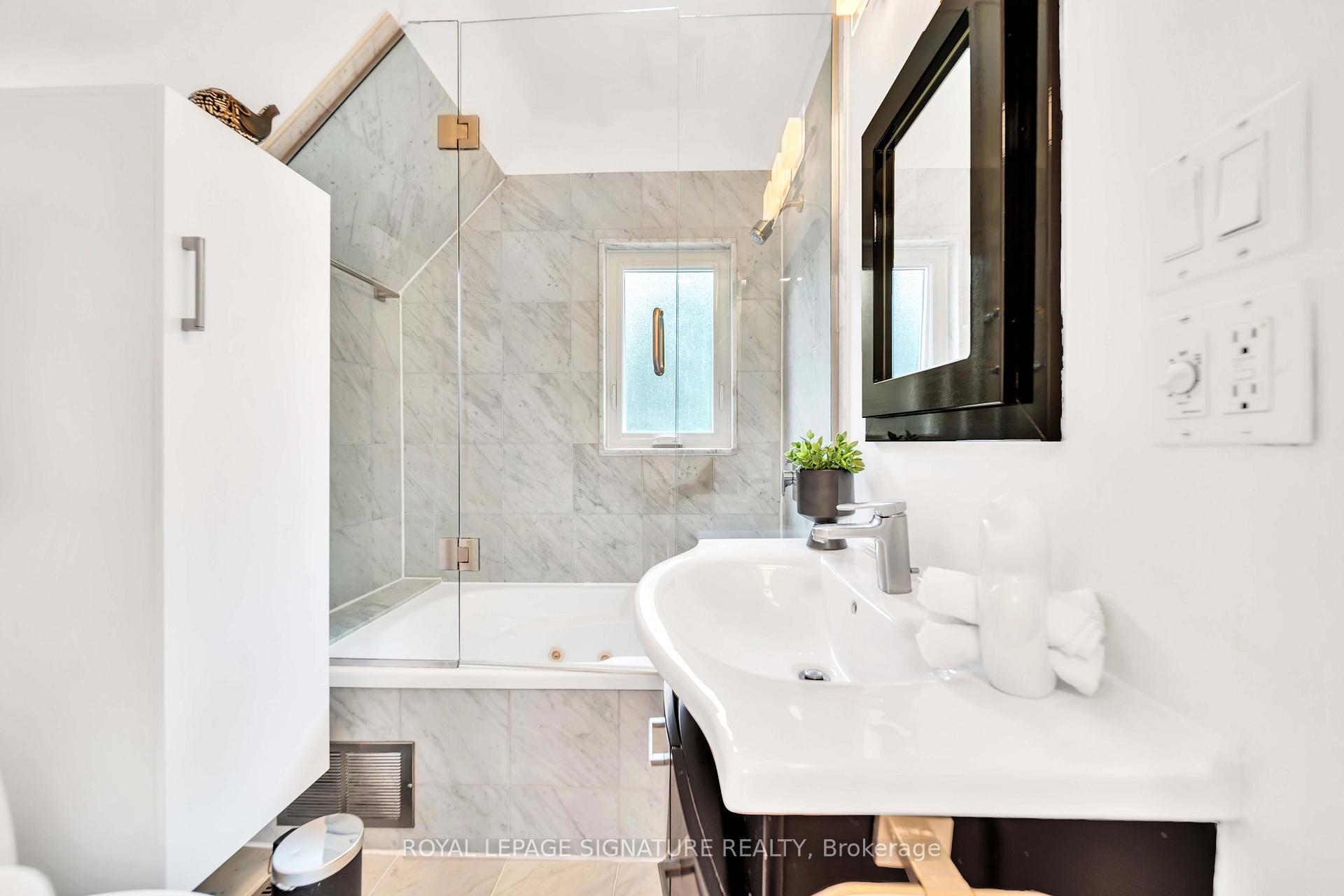 Photo 18 of 132 Glenvale Boulevard, Toronto, Leaside — HOMEH
