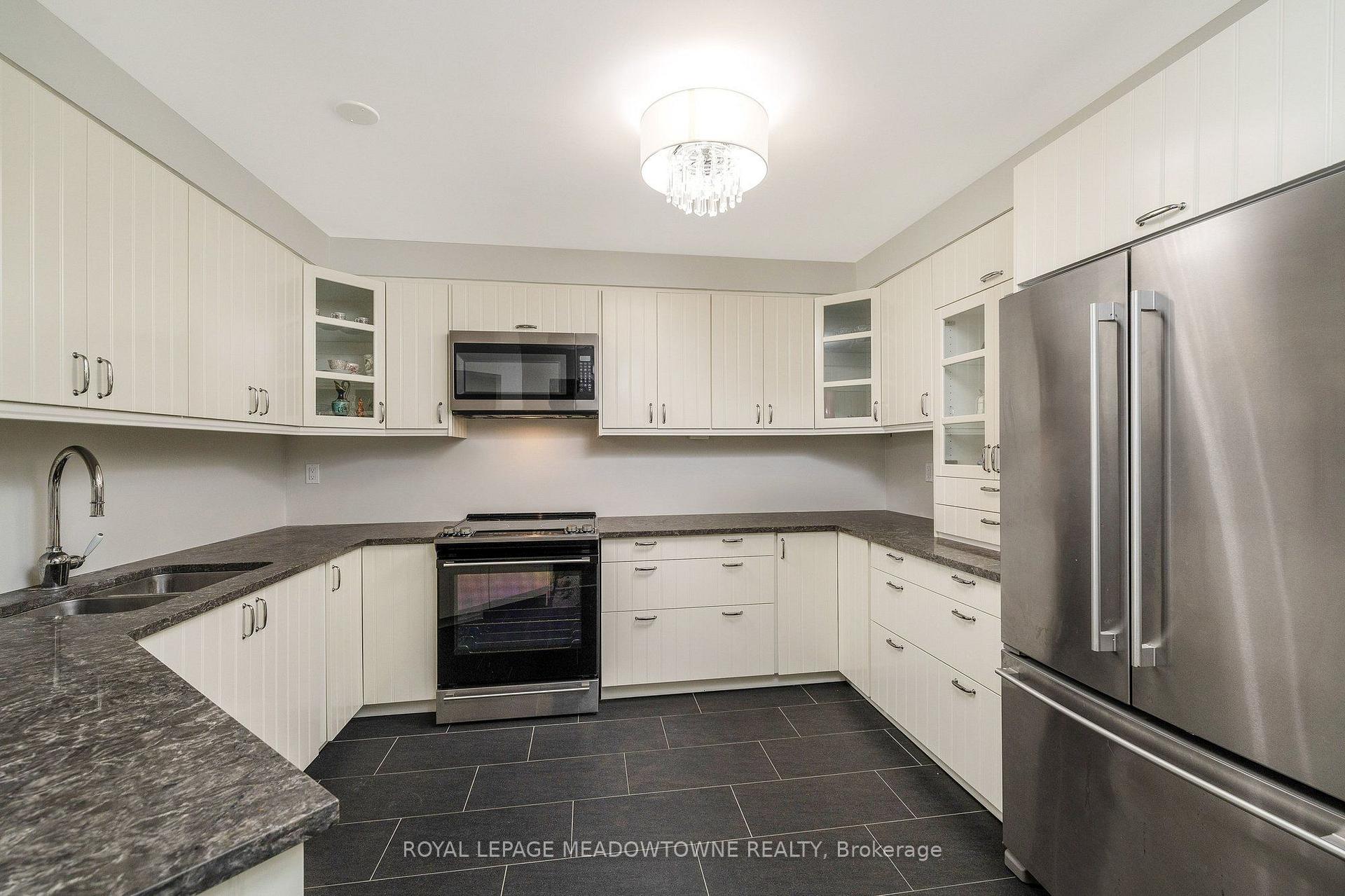 Photo 13 of Unit 808, 20 Mcfarlane Drive, Halton Hills, Georgetown — HOMEH