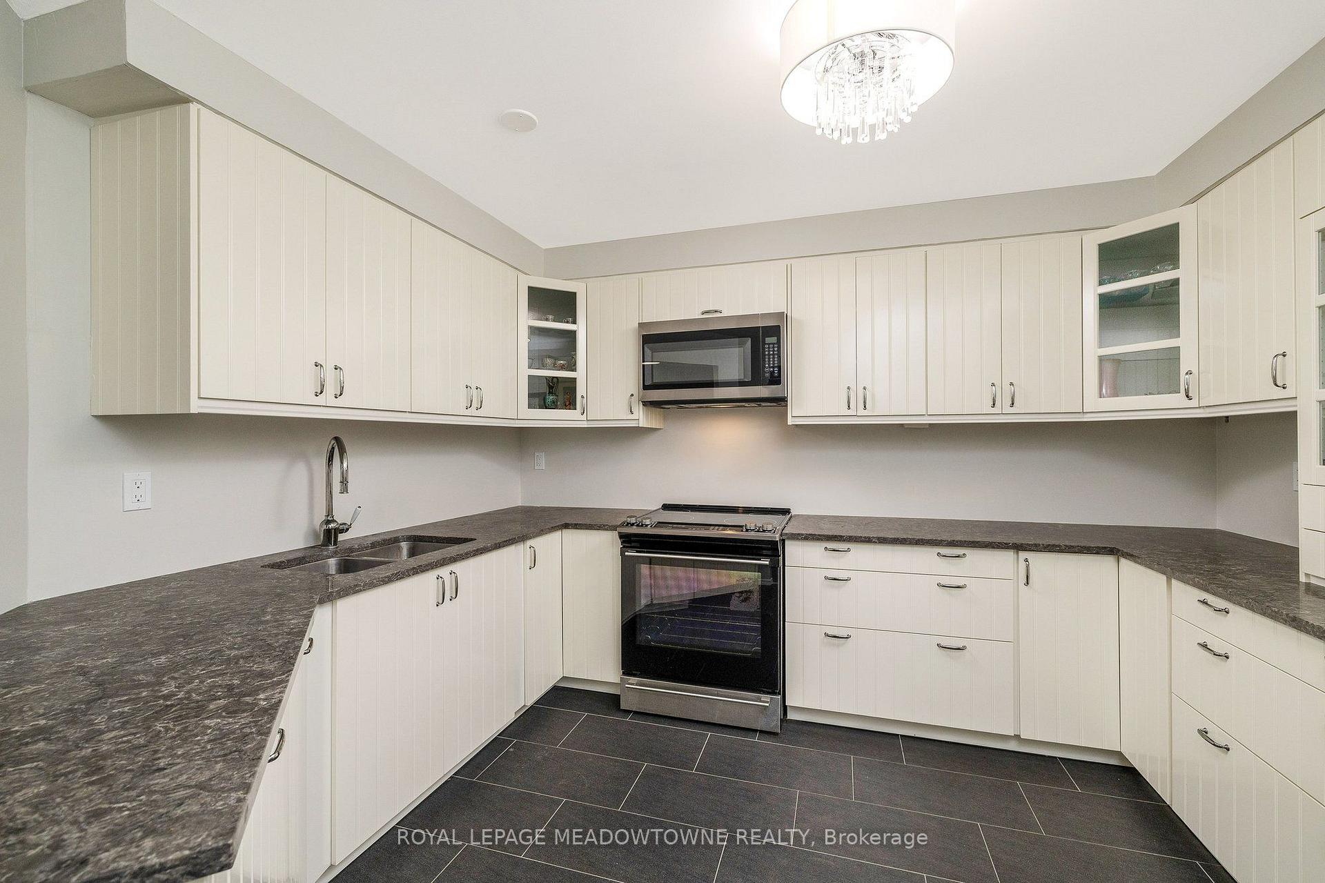 Photo 14 of Unit 808, 20 Mcfarlane Drive, Halton Hills, Georgetown — HOMEH