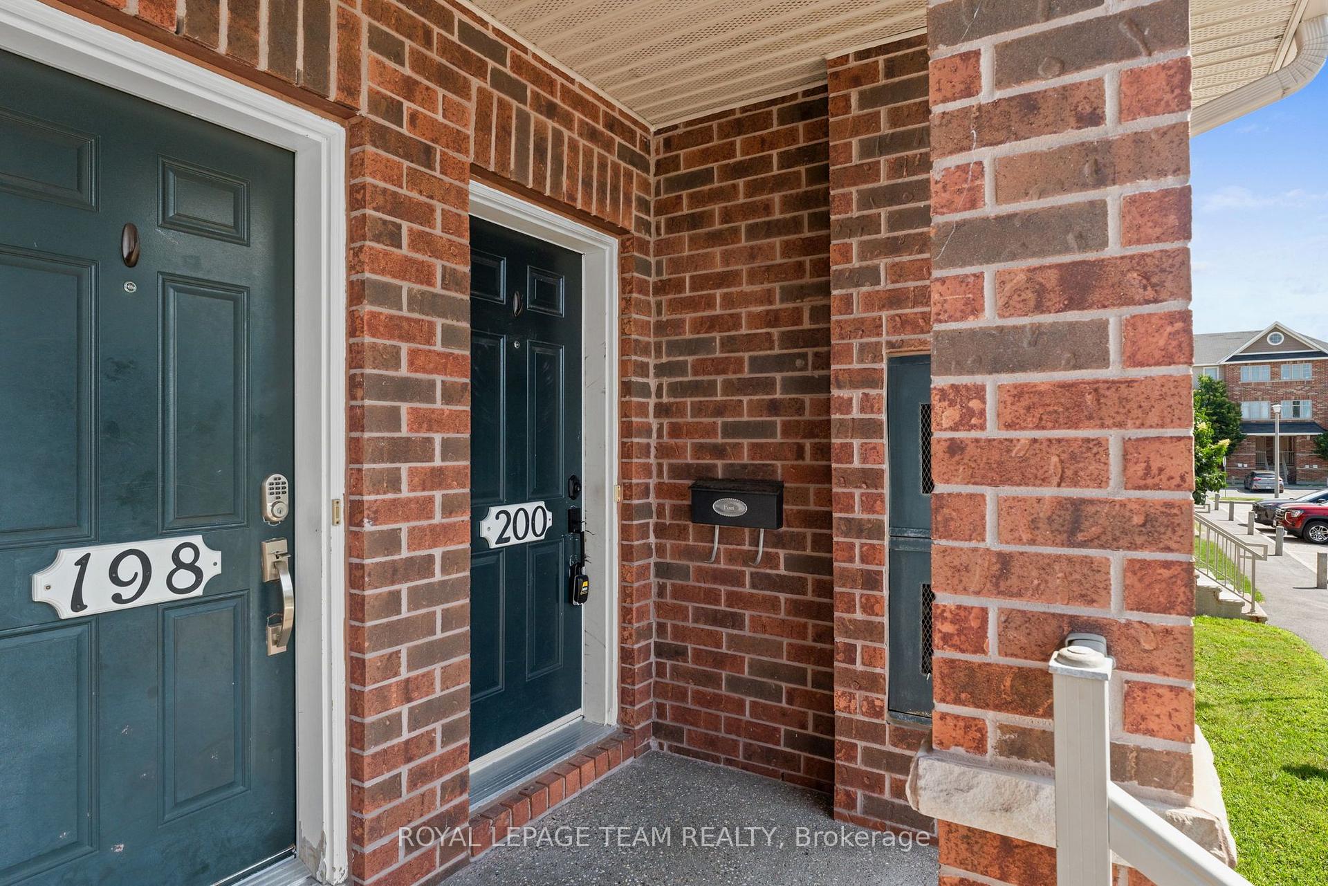Photo 4 of 200 Keltie Private, Ottawa, Barrhaven - Longfields — HOMEH