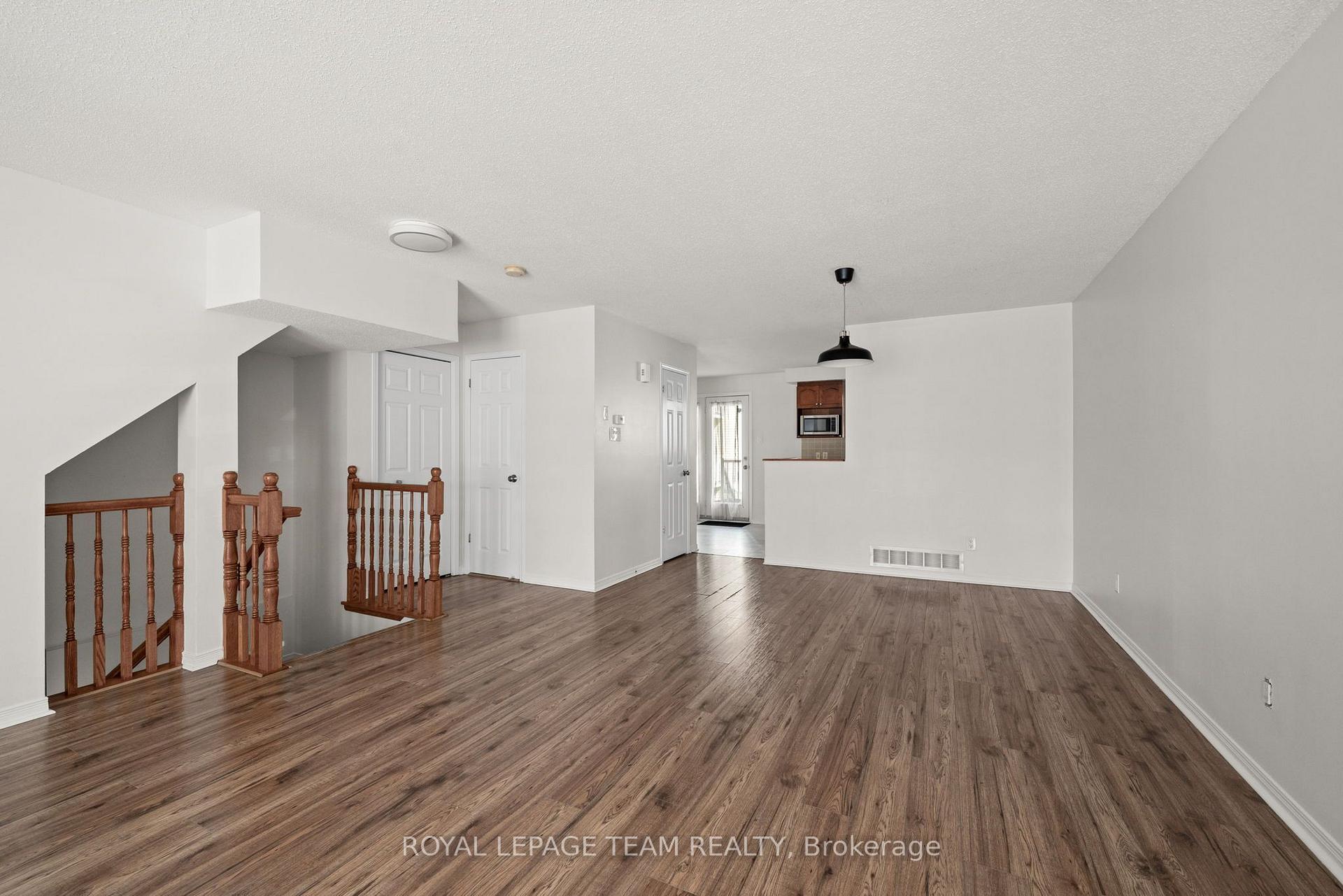 Photo 10 of 200 Keltie Private, Ottawa, Barrhaven - Longfields — HOMEH