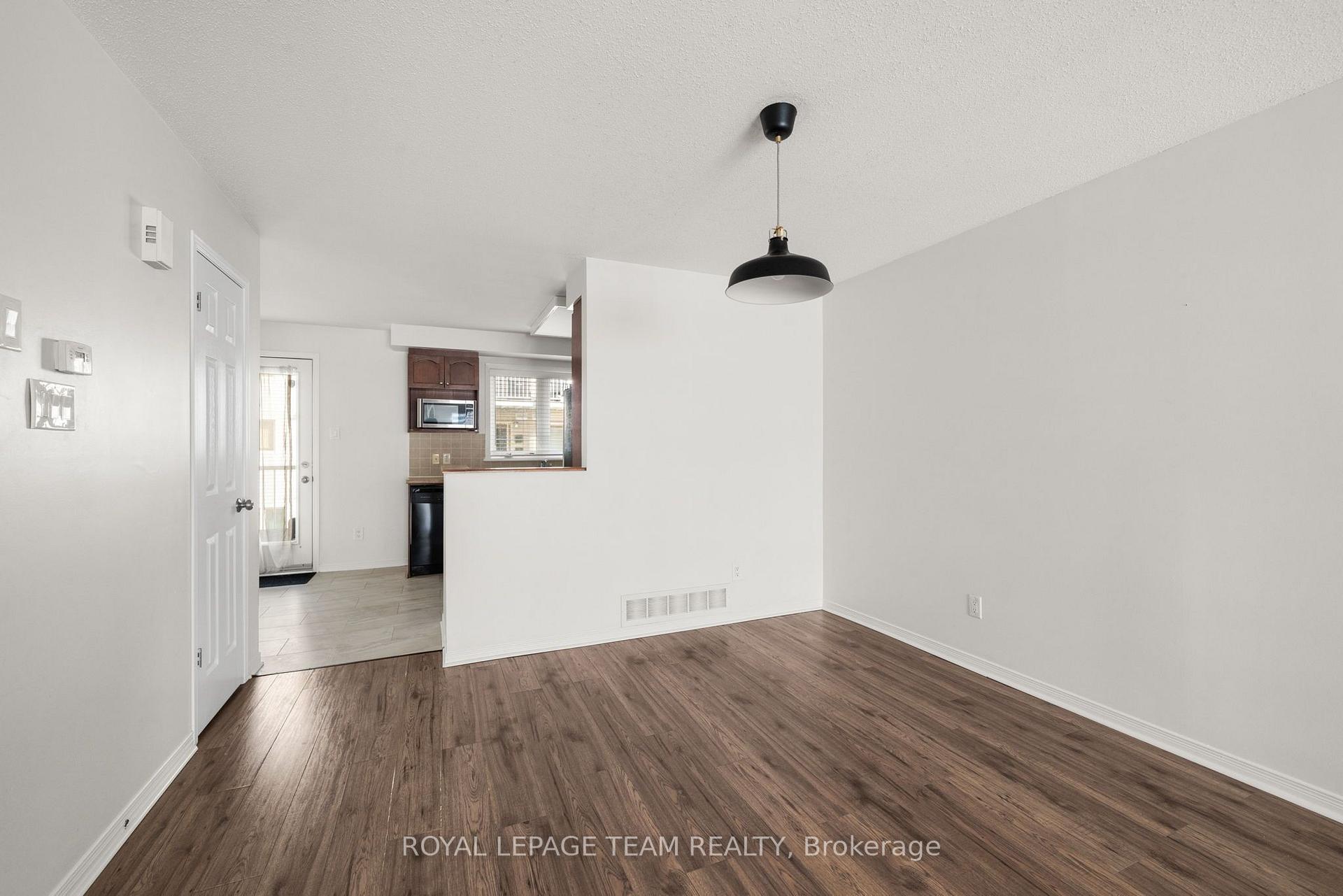 Photo 11 of 200 Keltie Private, Ottawa, Barrhaven - Longfields — HOMEH