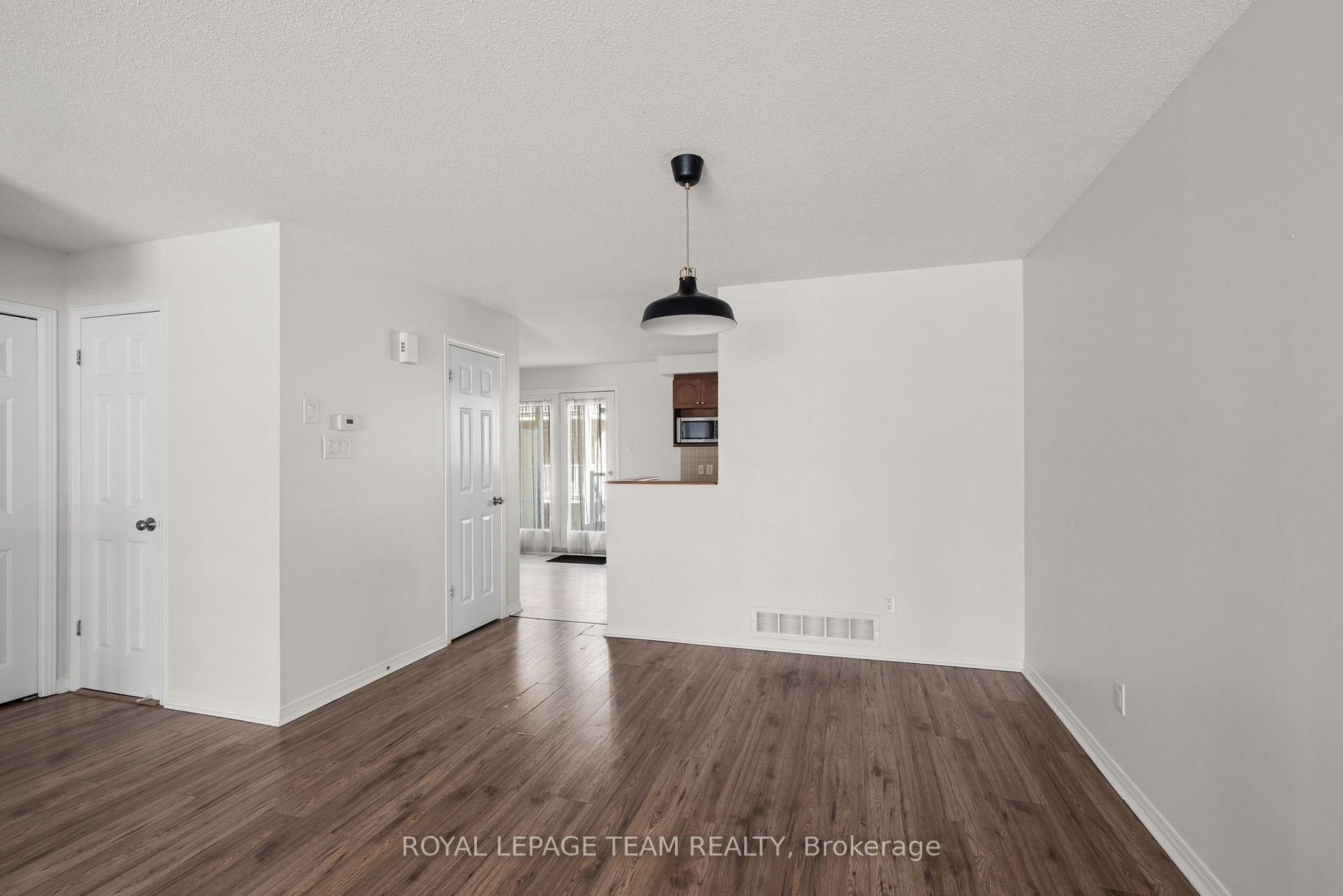 Photo 12 of 200 Keltie Private, Ottawa, Barrhaven - Longfields — HOMEH
