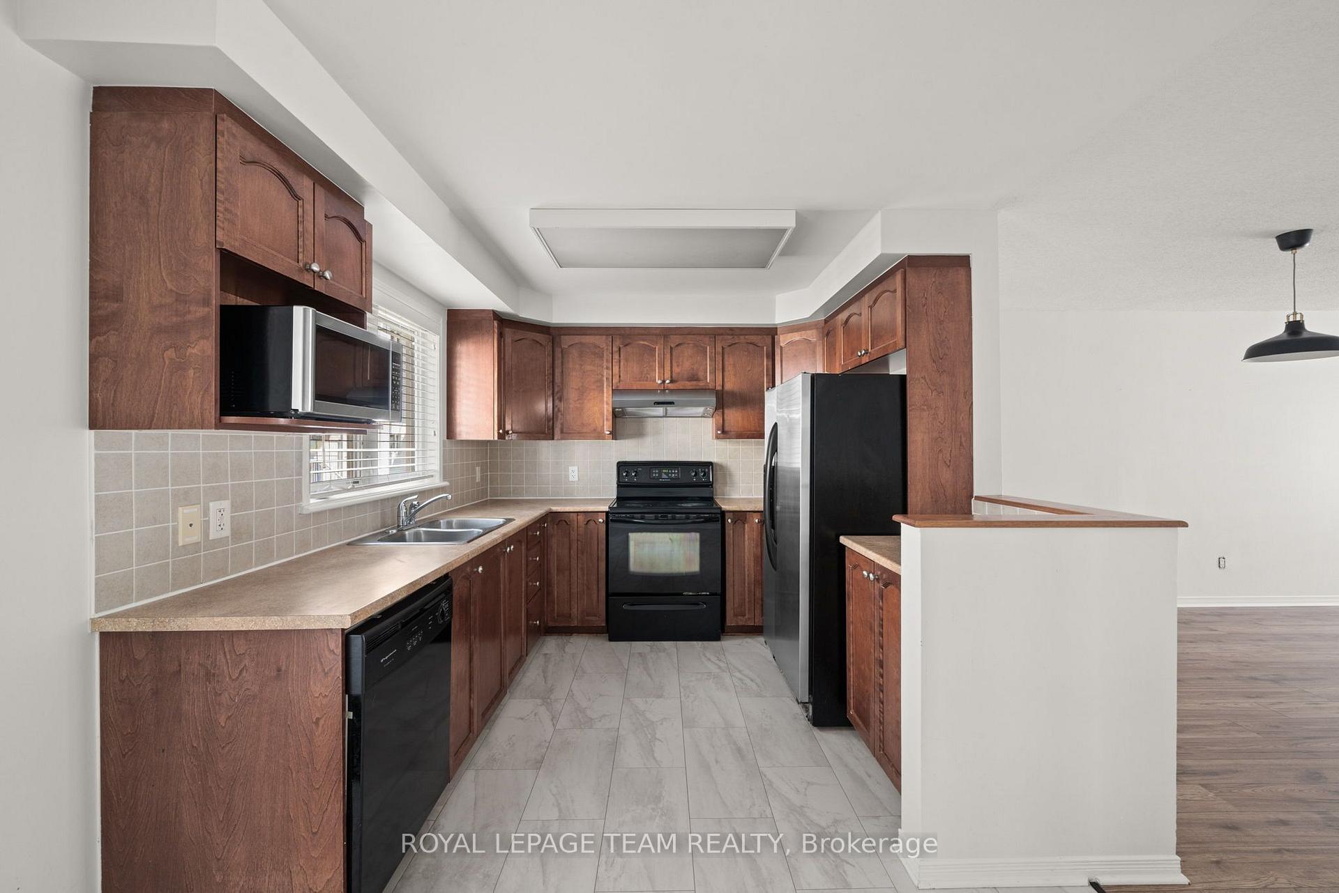 Photo 13 of 200 Keltie Private, Ottawa, Barrhaven - Longfields — HOMEH
