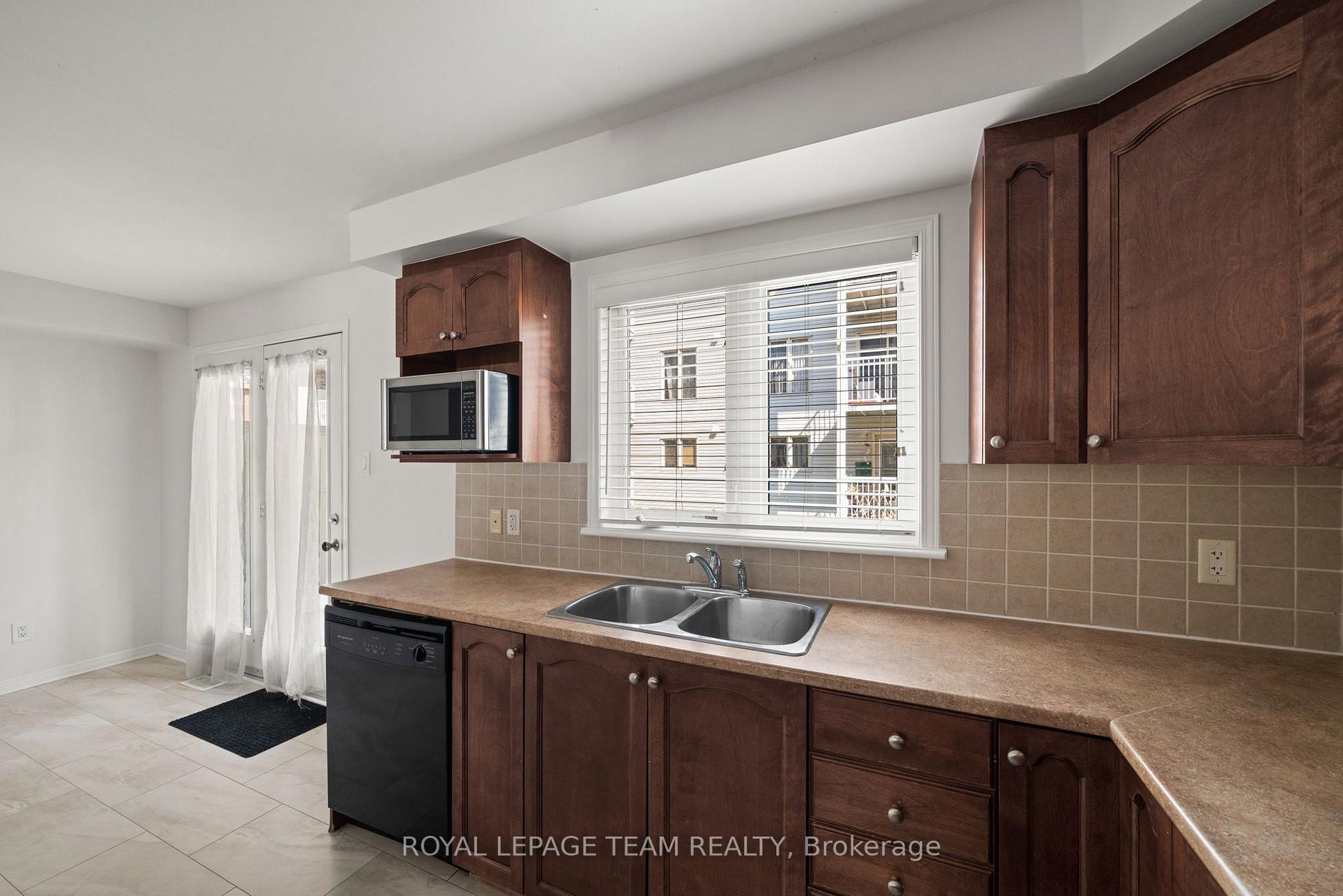 Photo 17 of 200 Keltie Private, Ottawa, Barrhaven - Longfields — HOMEH