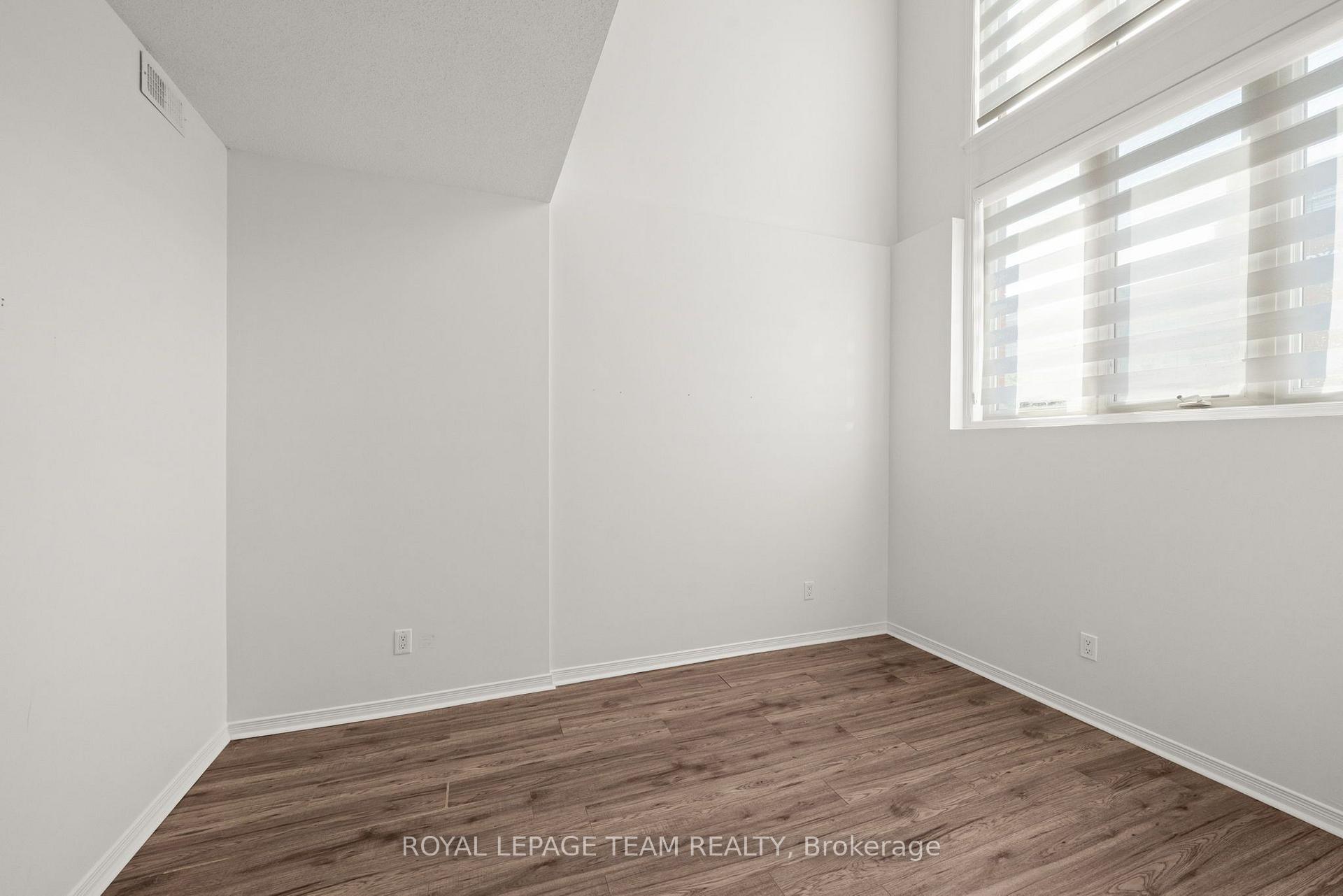 Photo 25 of 200 Keltie Private, Ottawa, Barrhaven - Longfields — HOMEH