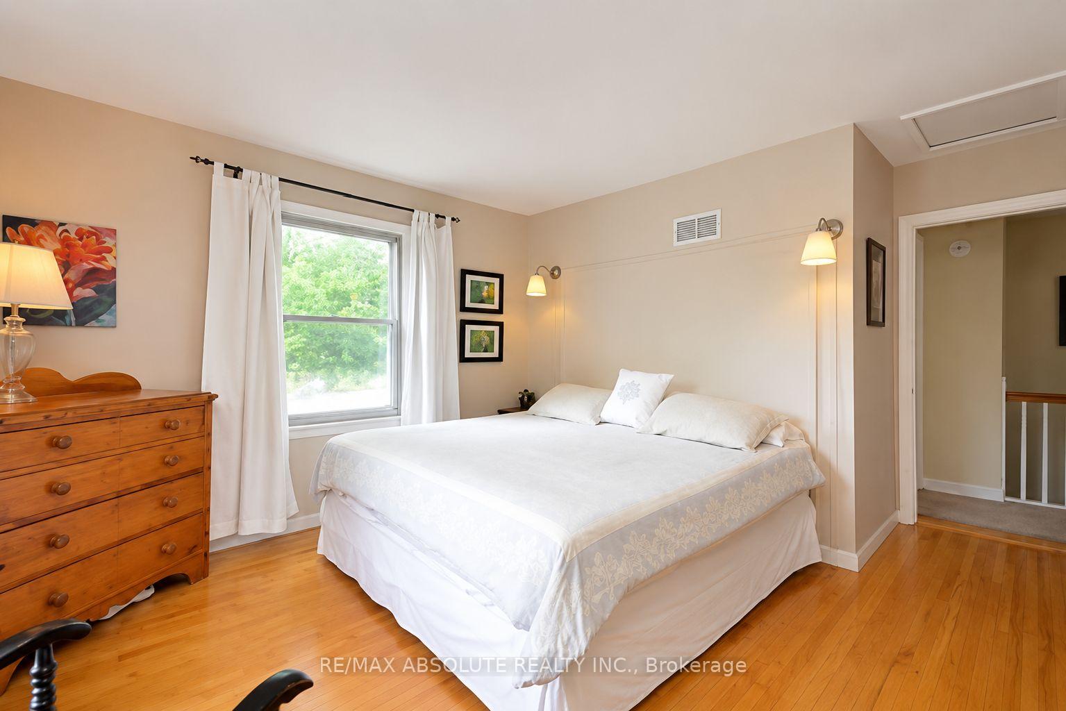 Photo 10 of 1 Arundel Avenue, Ottawa, Manor Park — HOMEH