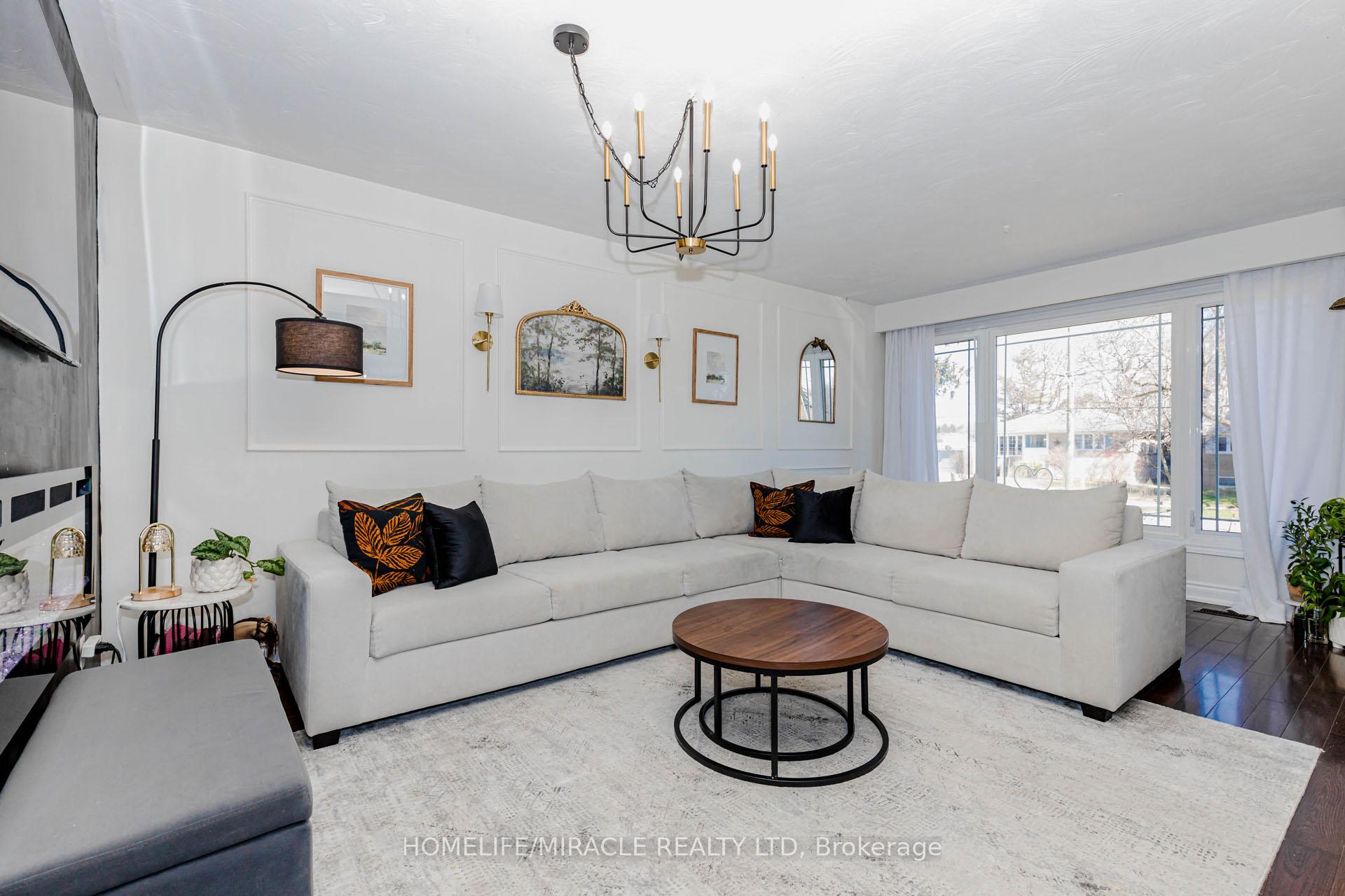 Photo 9 of 403 Delrex Boulevard, Halton Hills, Georgetown — HOMEH