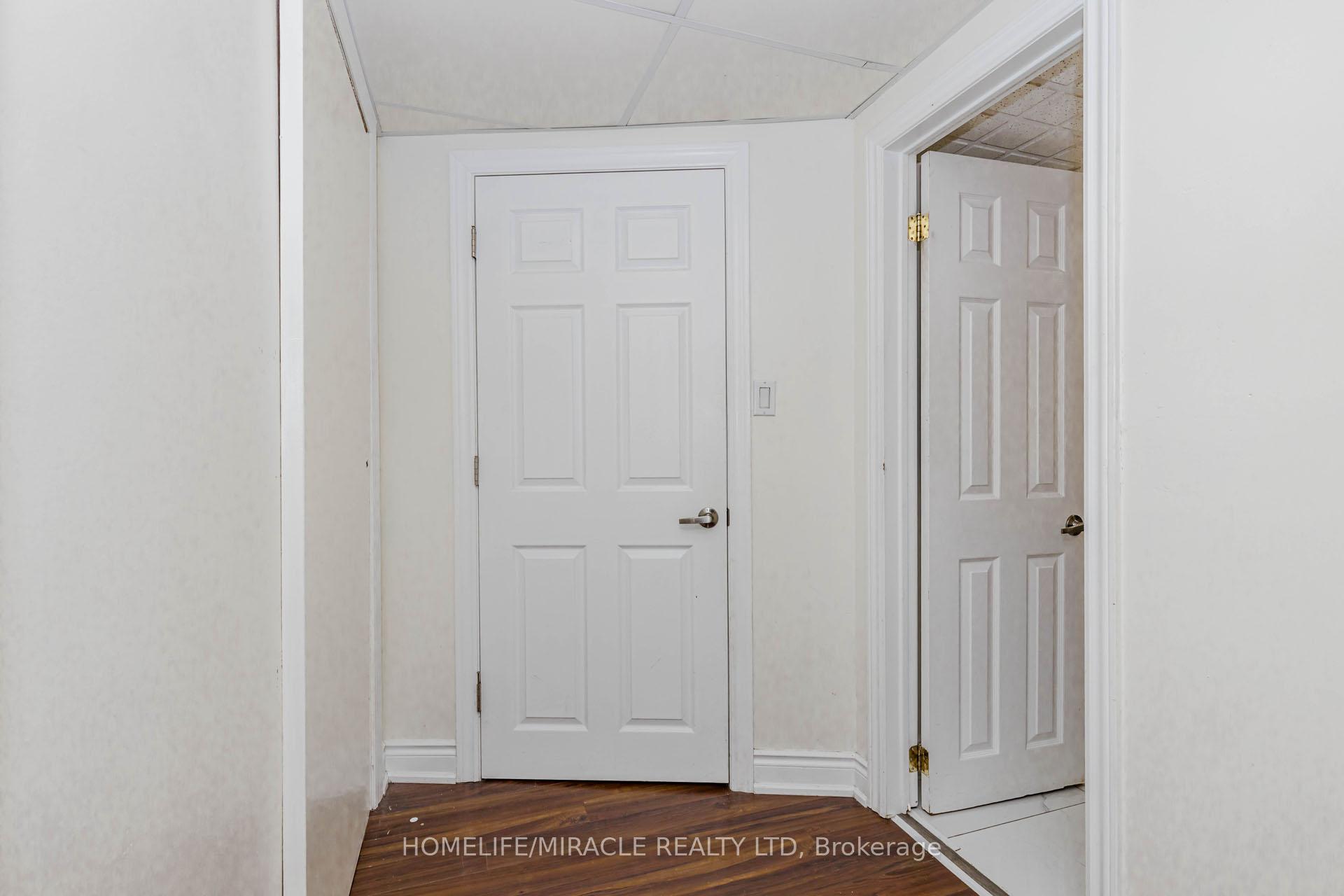 Photo 38 of 403 Delrex Boulevard, Halton Hills, Georgetown — HOMEH