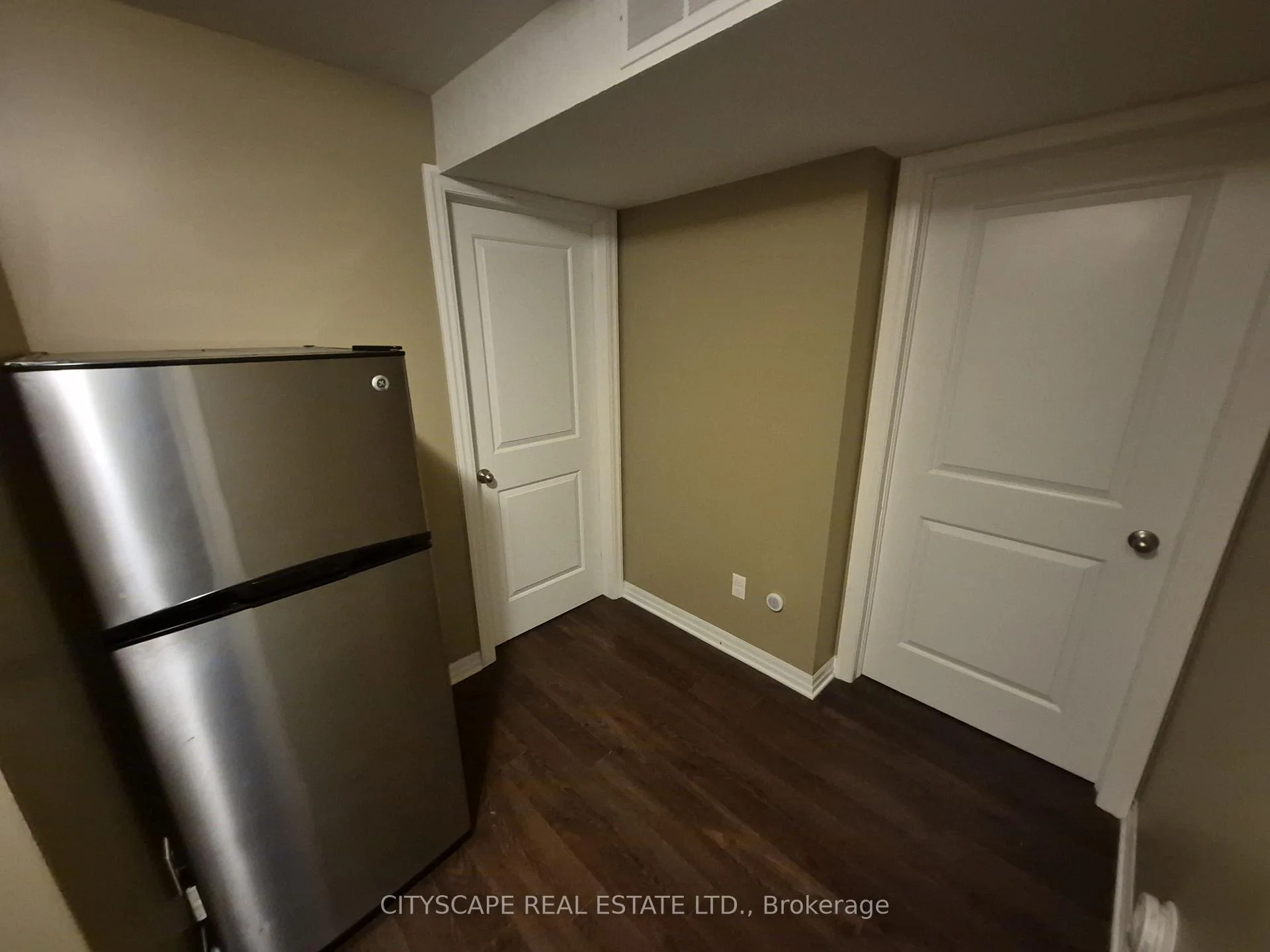 Photo 27 of Unit Suite 5, 112 North Centre Road, London, North B — HOMEH