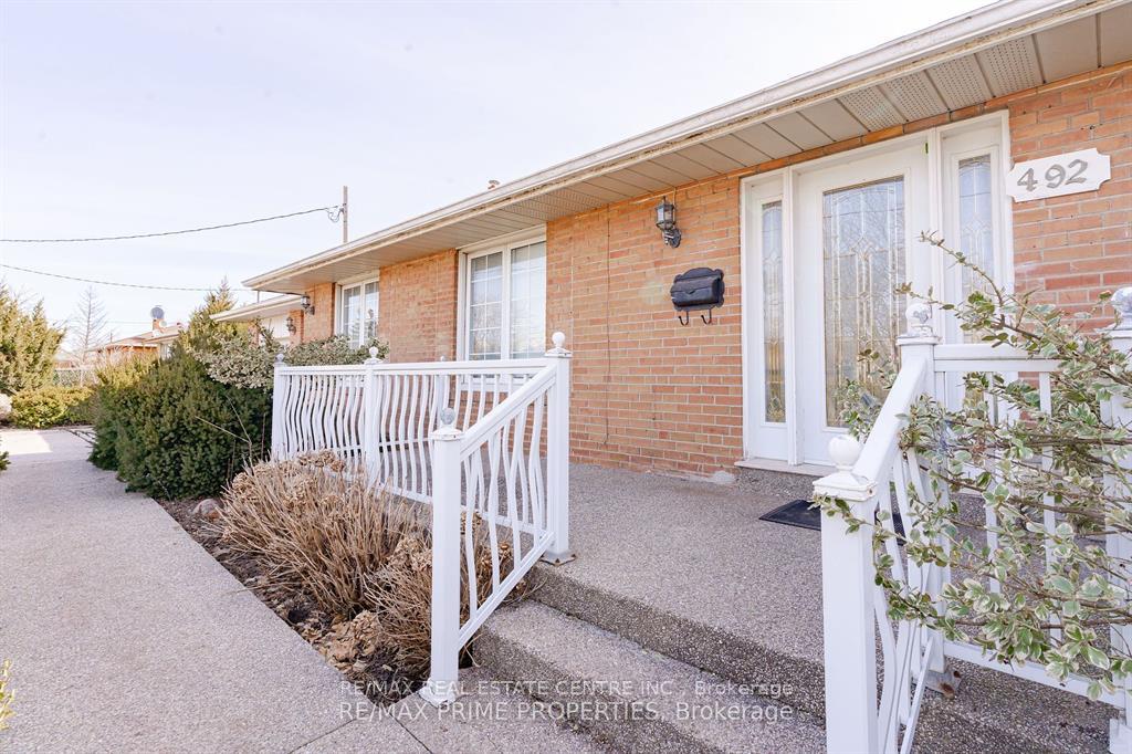 Photo 2 of 492 Pinegrove Road, Oakville, West — HOMEH