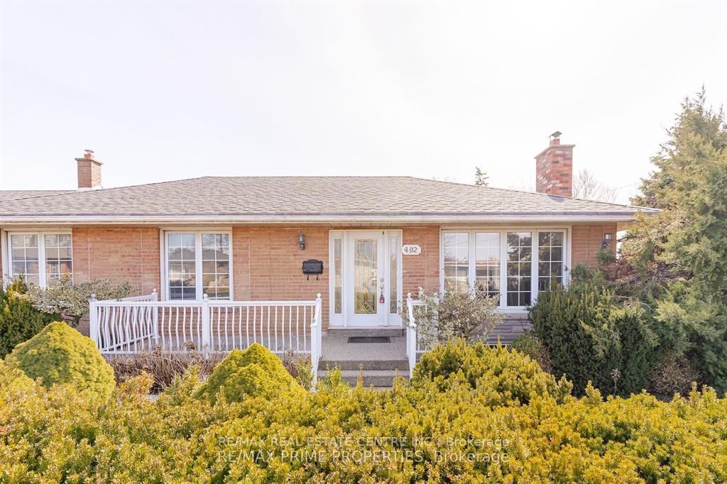 Photo 4 of 492 Pinegrove Road, Oakville, West — HOMEH