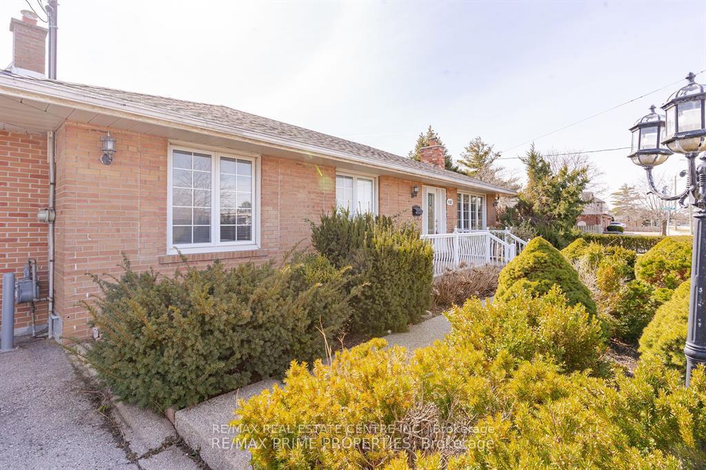 Photo 5 of 492 Pinegrove Road, Oakville, West — HOMEH
