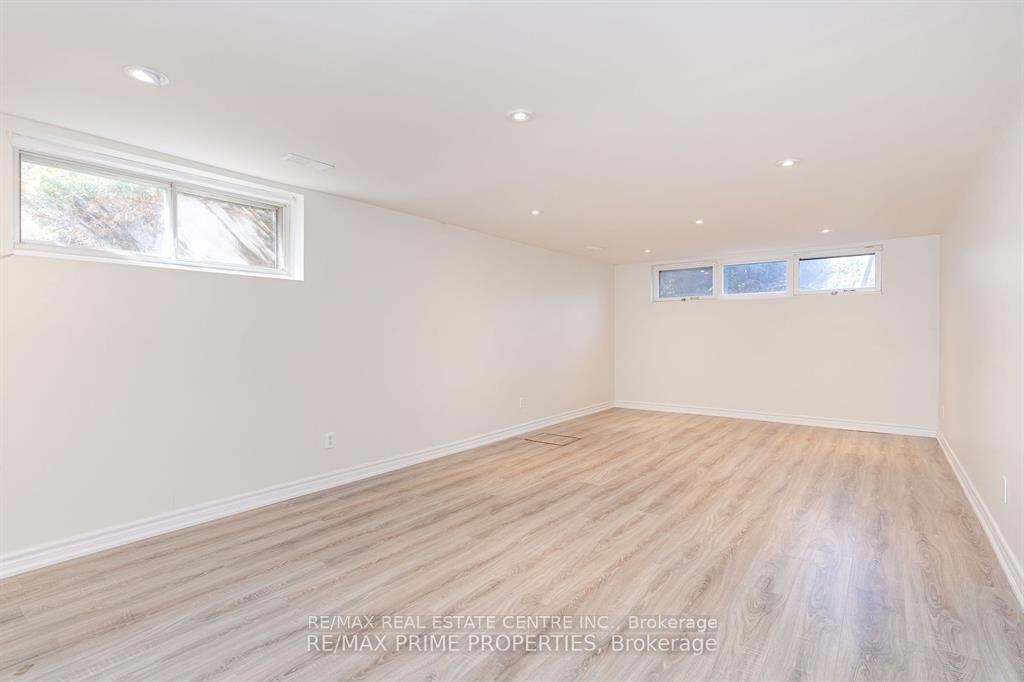 Photo 19 of 492 Pinegrove Road, Oakville, West — HOMEH
