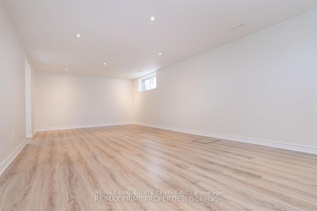 Photo 20 of 492 Pinegrove Road, Oakville, West — HOMEH