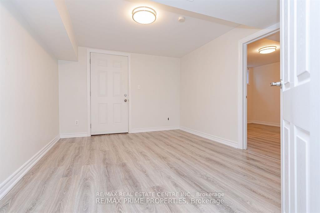 Photo 21 of 492 Pinegrove Road, Oakville, West — HOMEH