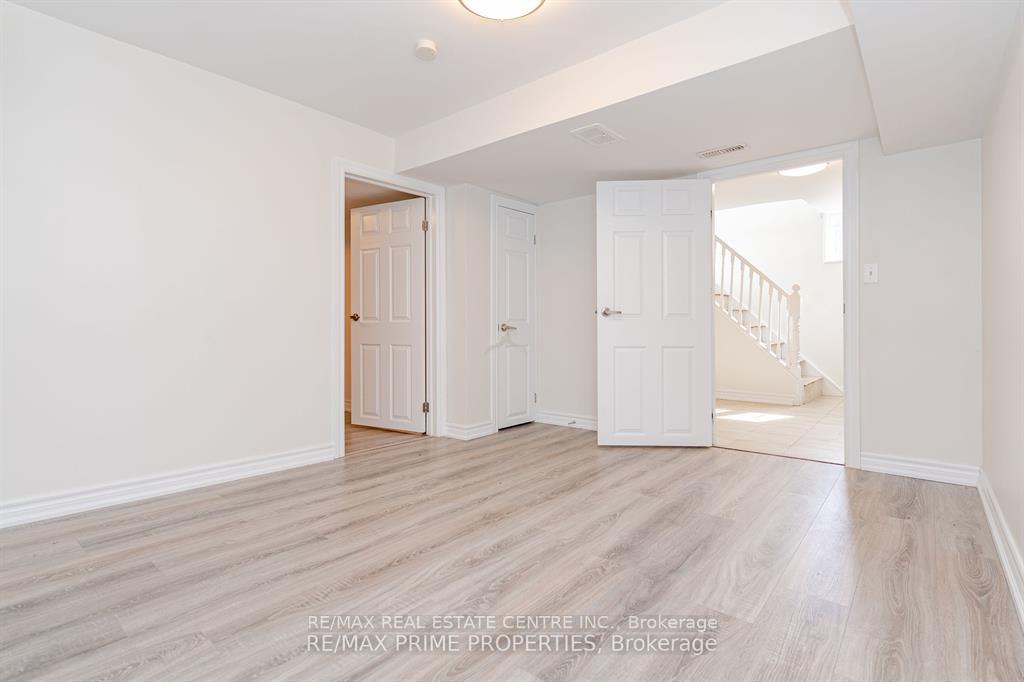 Photo 22 of 492 Pinegrove Road, Oakville, West — HOMEH