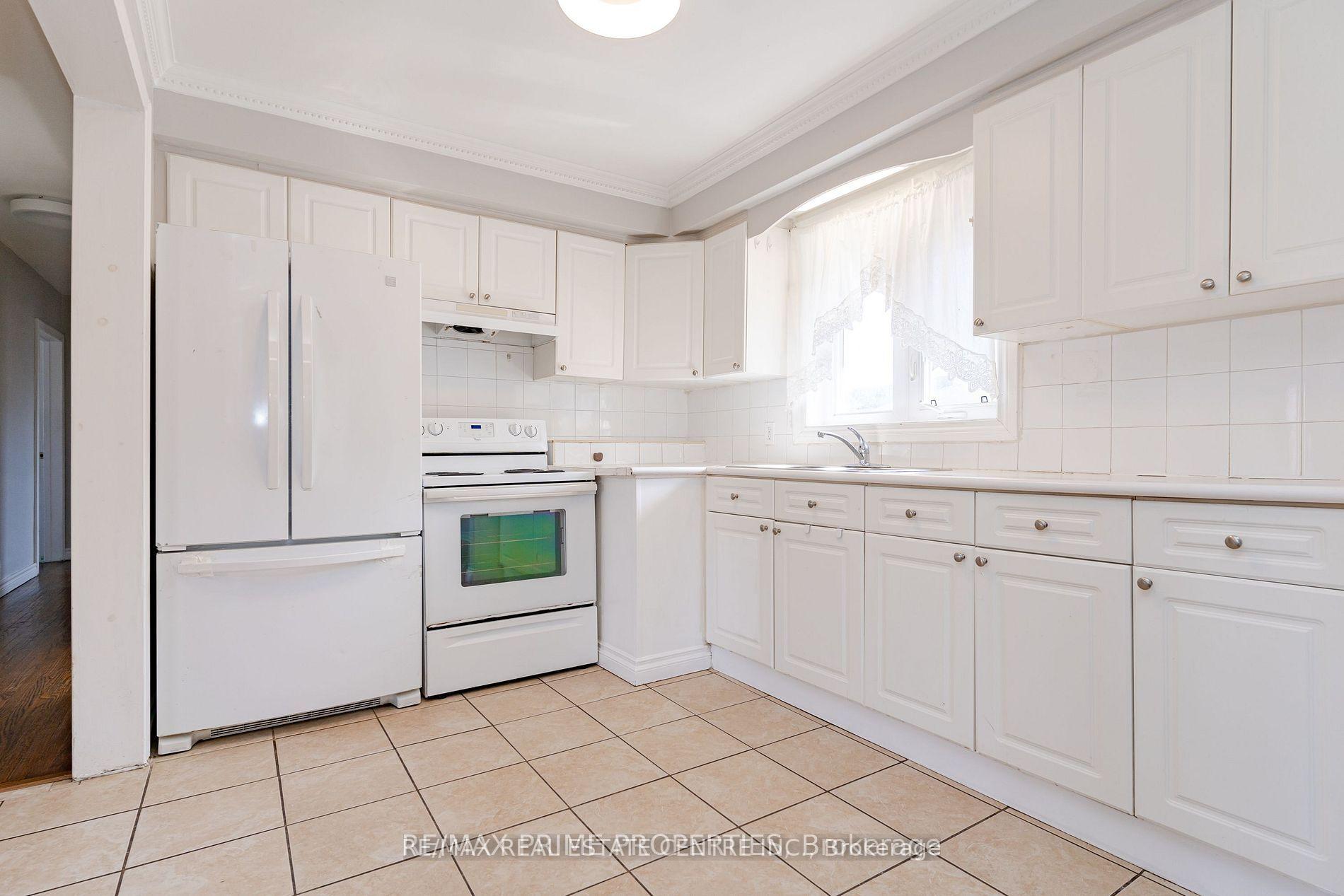 Photo 36 of 492 Pinegrove Road, Oakville, West — HOMEH