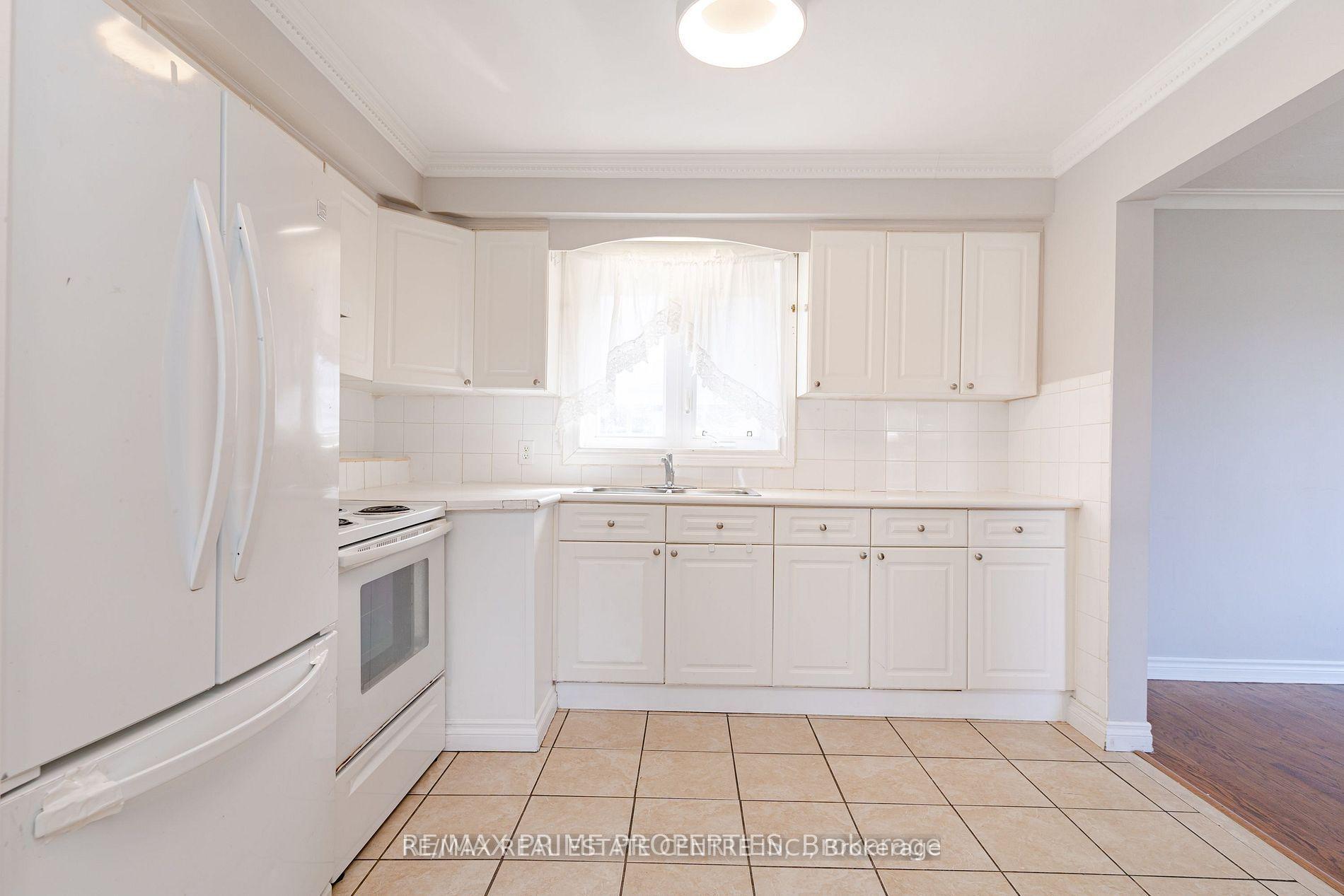 Photo 37 of 492 Pinegrove Road, Oakville, West — HOMEH