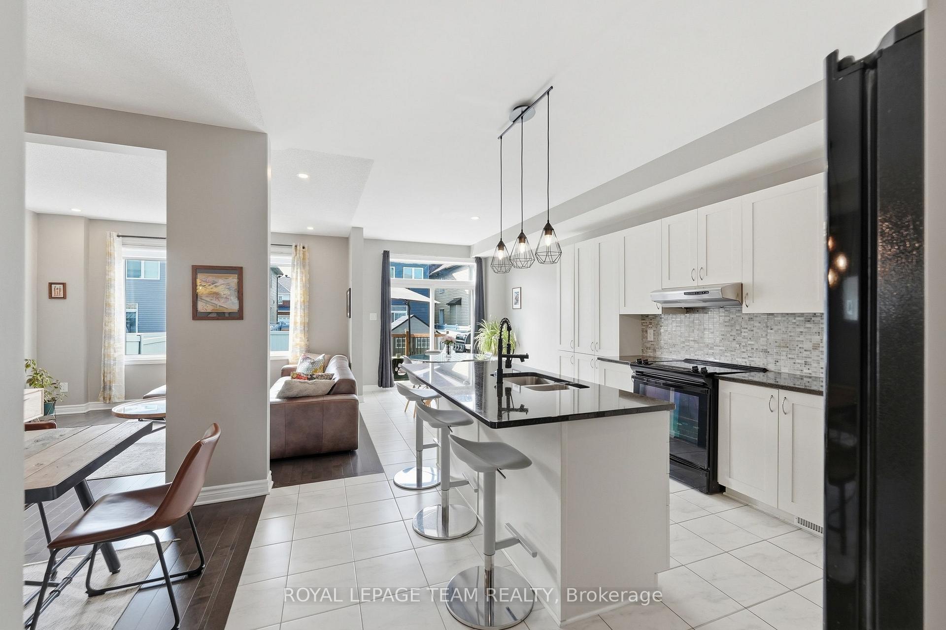 Photo 10 of 262 Hepatica Way, Ottawa, Avalon West — HOMEH