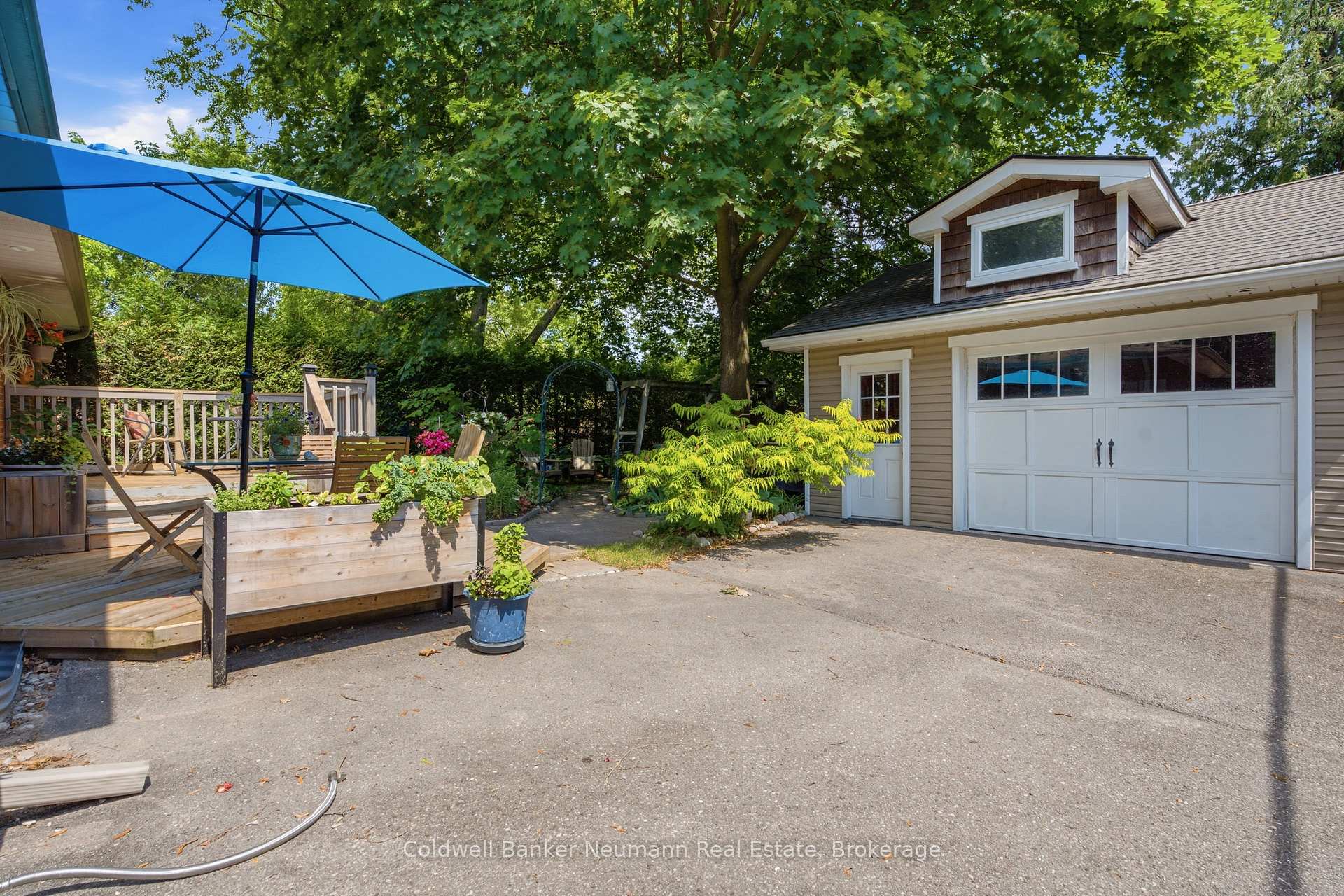 Photo 2 of 35 Gladstone Avenue, Guelph, Riverside Park — HOMEH
