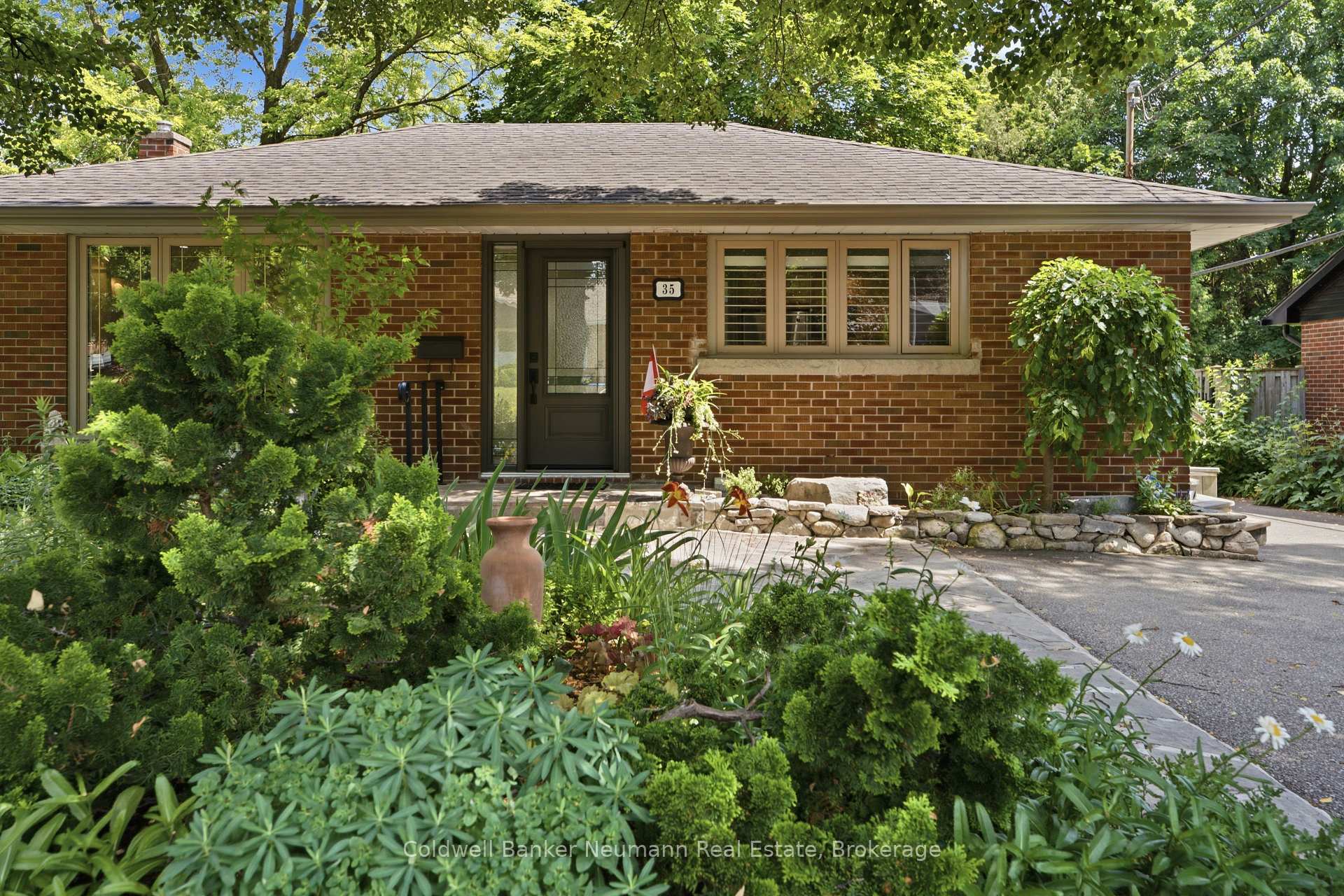 Photo 4 of 35 Gladstone Avenue, Guelph, Riverside Park — HOMEH