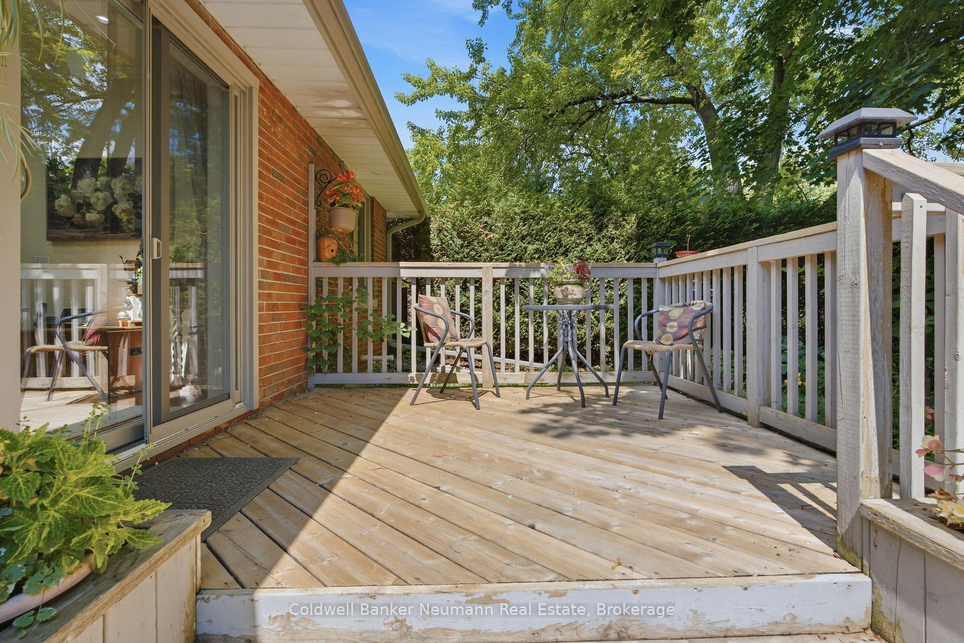 Photo 7 of 35 Gladstone Avenue, Guelph, Riverside Park — HOMEH