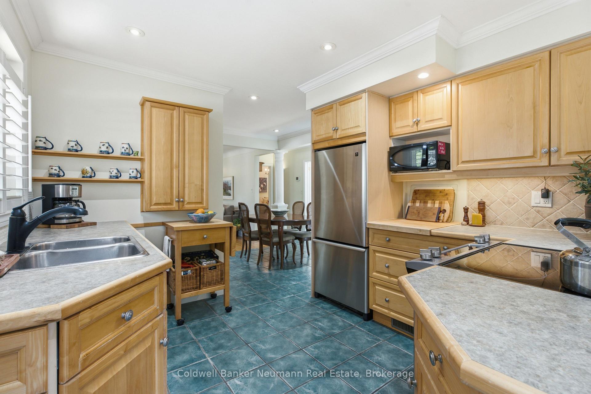 Photo 13 of 35 Gladstone Avenue, Guelph, Riverside Park — HOMEH