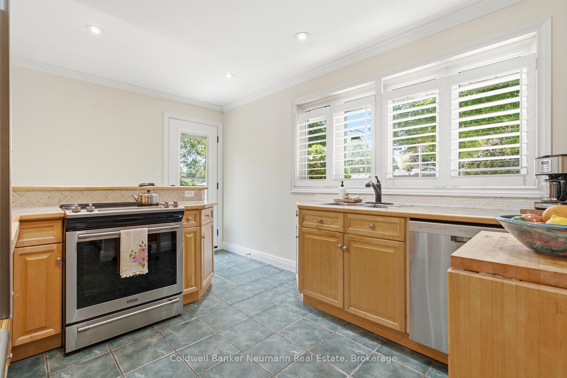 Photo 14 of 35 Gladstone Avenue, Guelph, Riverside Park — HOMEH