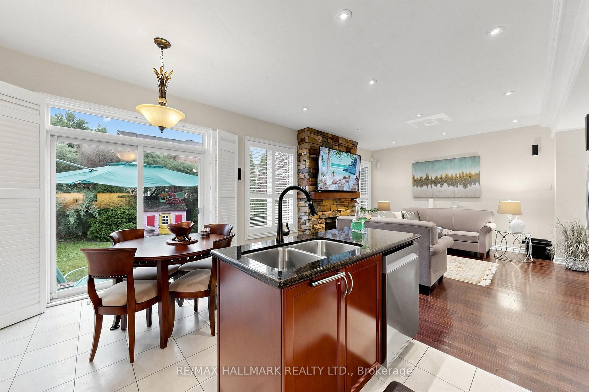 Photo 14 of 14 Kerr Lane, Aurora, Bayview Northeast — HOMEH