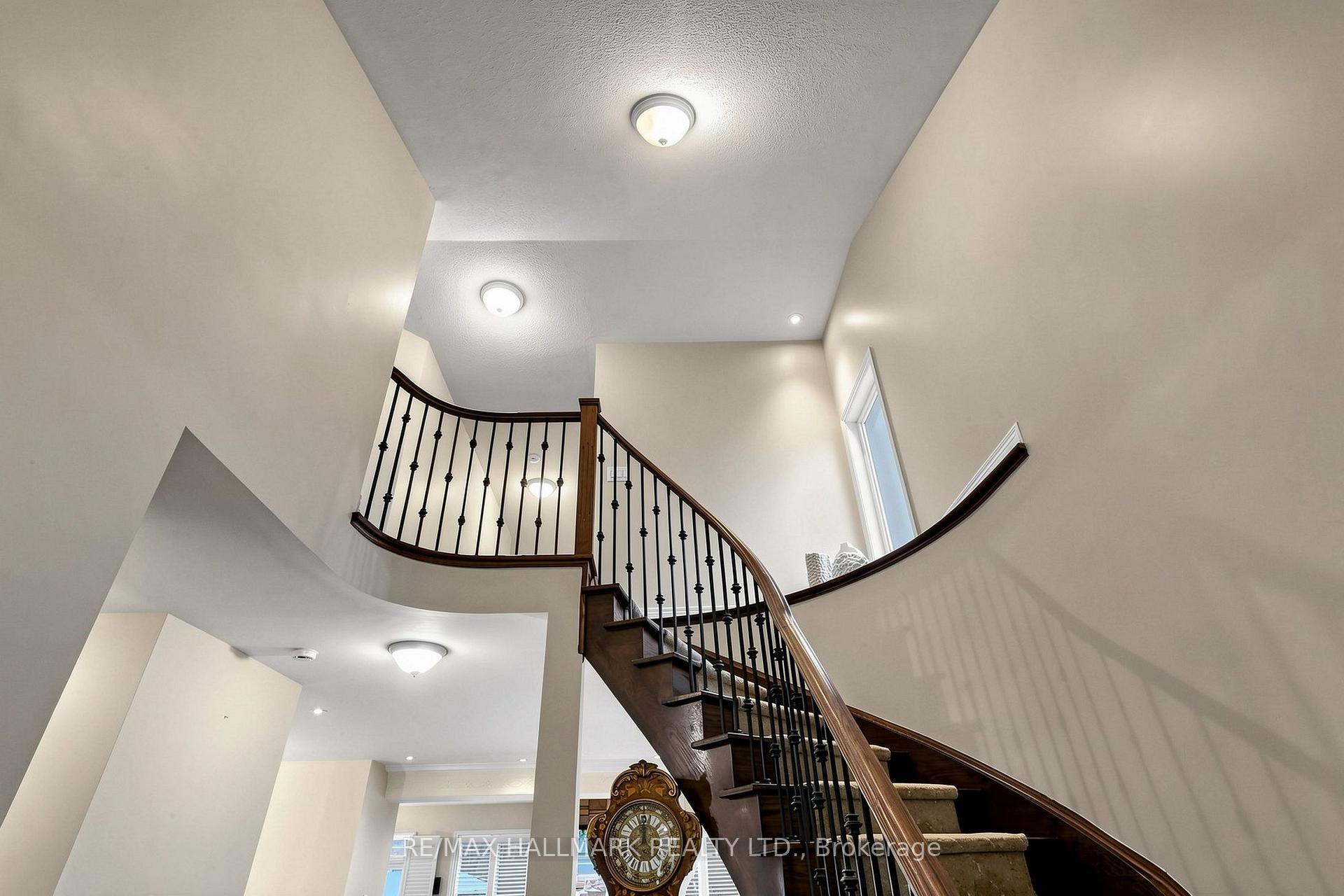 Photo 18 of 14 Kerr Lane, Aurora, Bayview Northeast — HOMEH