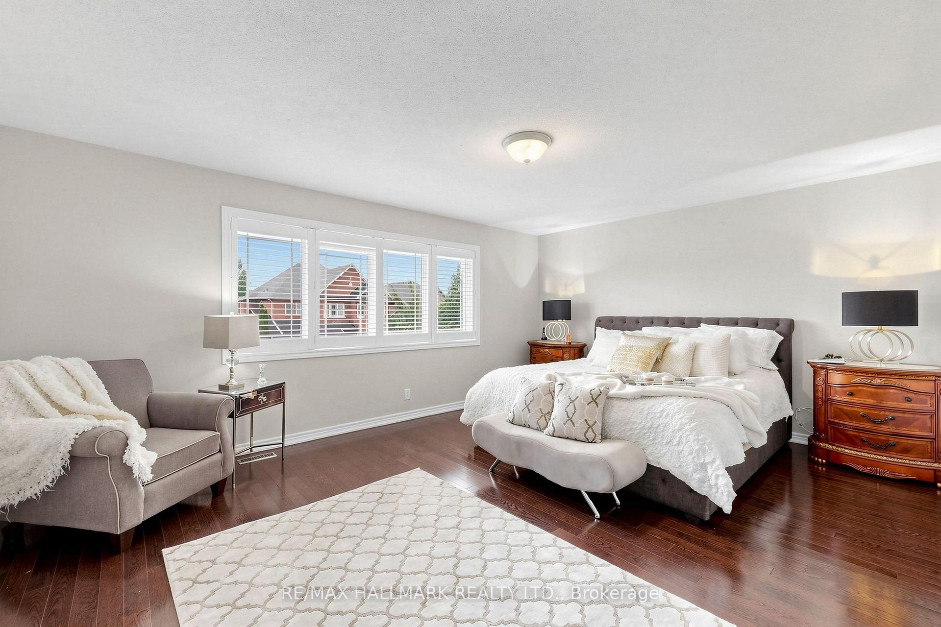 Photo 20 of 14 Kerr Lane, Aurora, Bayview Northeast — HOMEH
