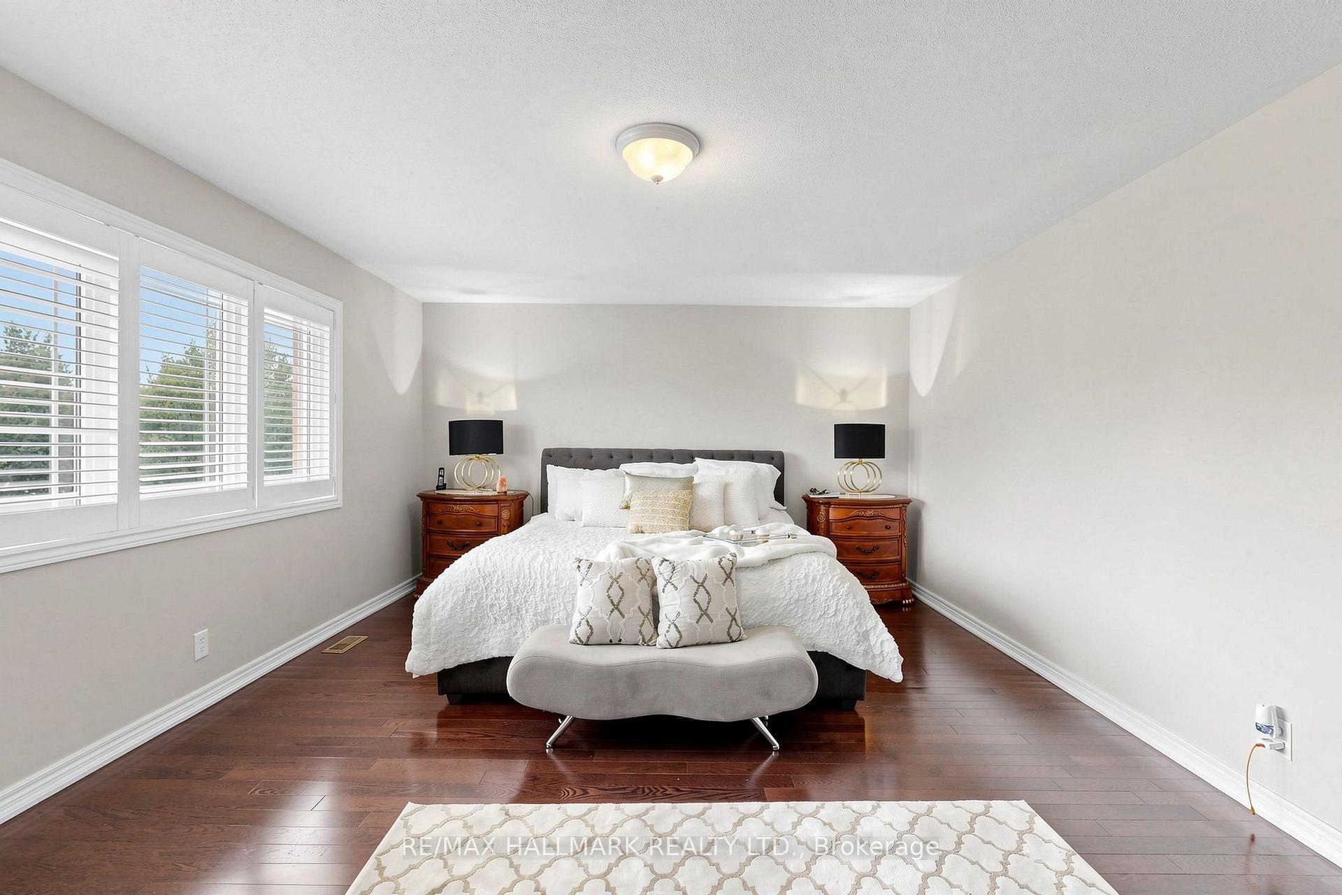 Photo 21 of 14 Kerr Lane, Aurora, Bayview Northeast — HOMEH