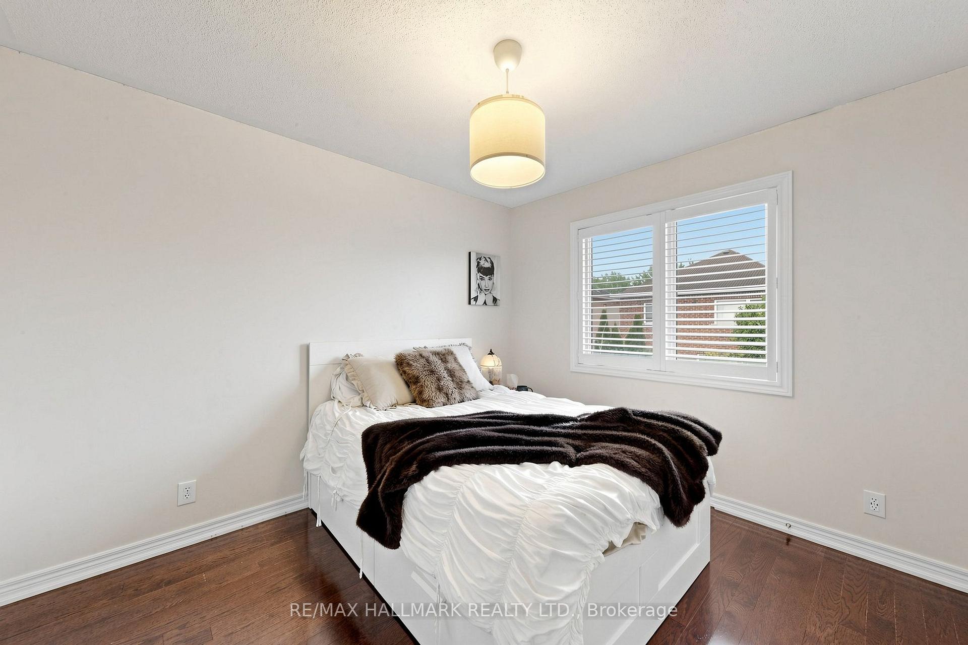 Photo 24 of 14 Kerr Lane, Aurora, Bayview Northeast — HOMEH