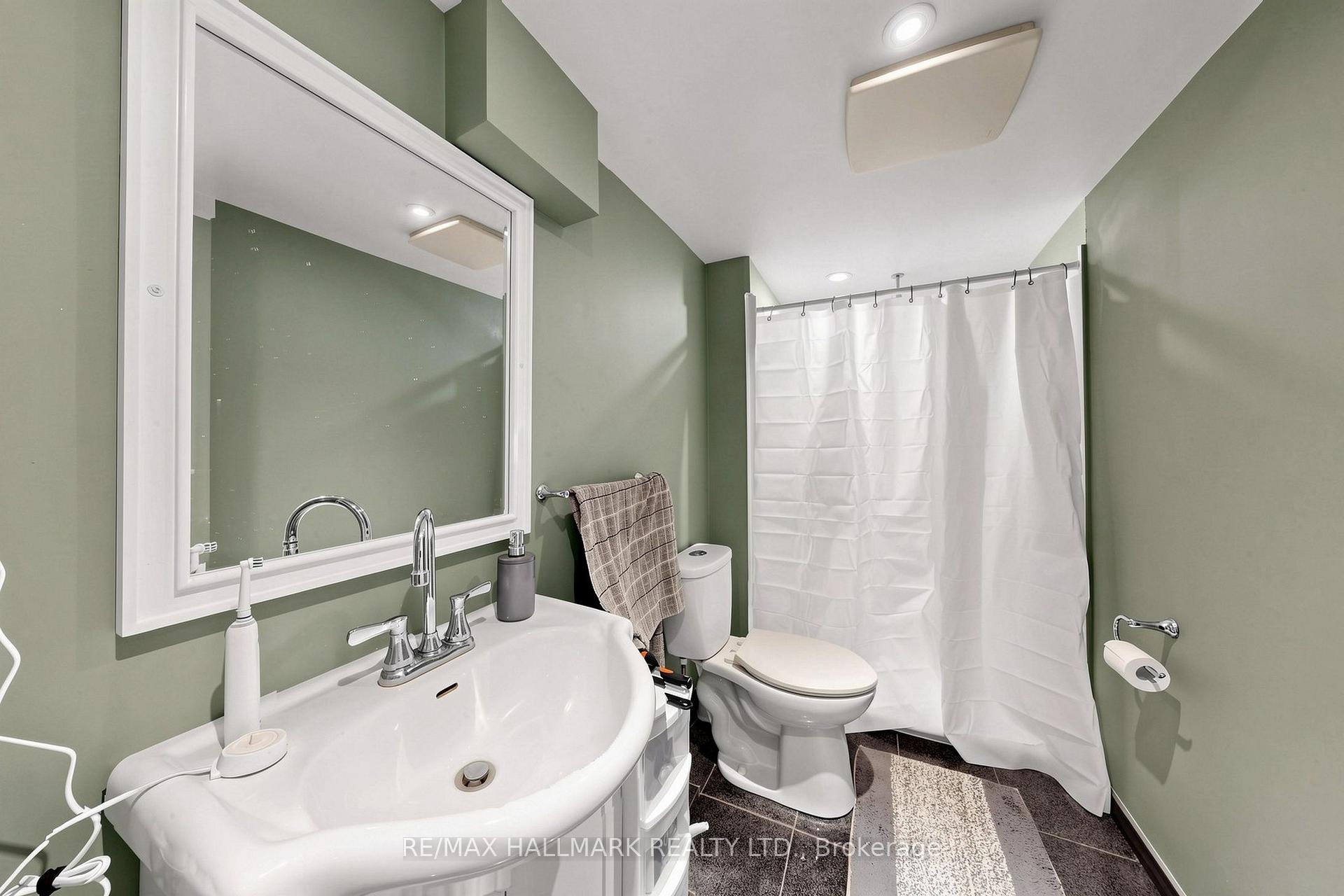 Photo 36 of 14 Kerr Lane, Aurora, Bayview Northeast — HOMEH