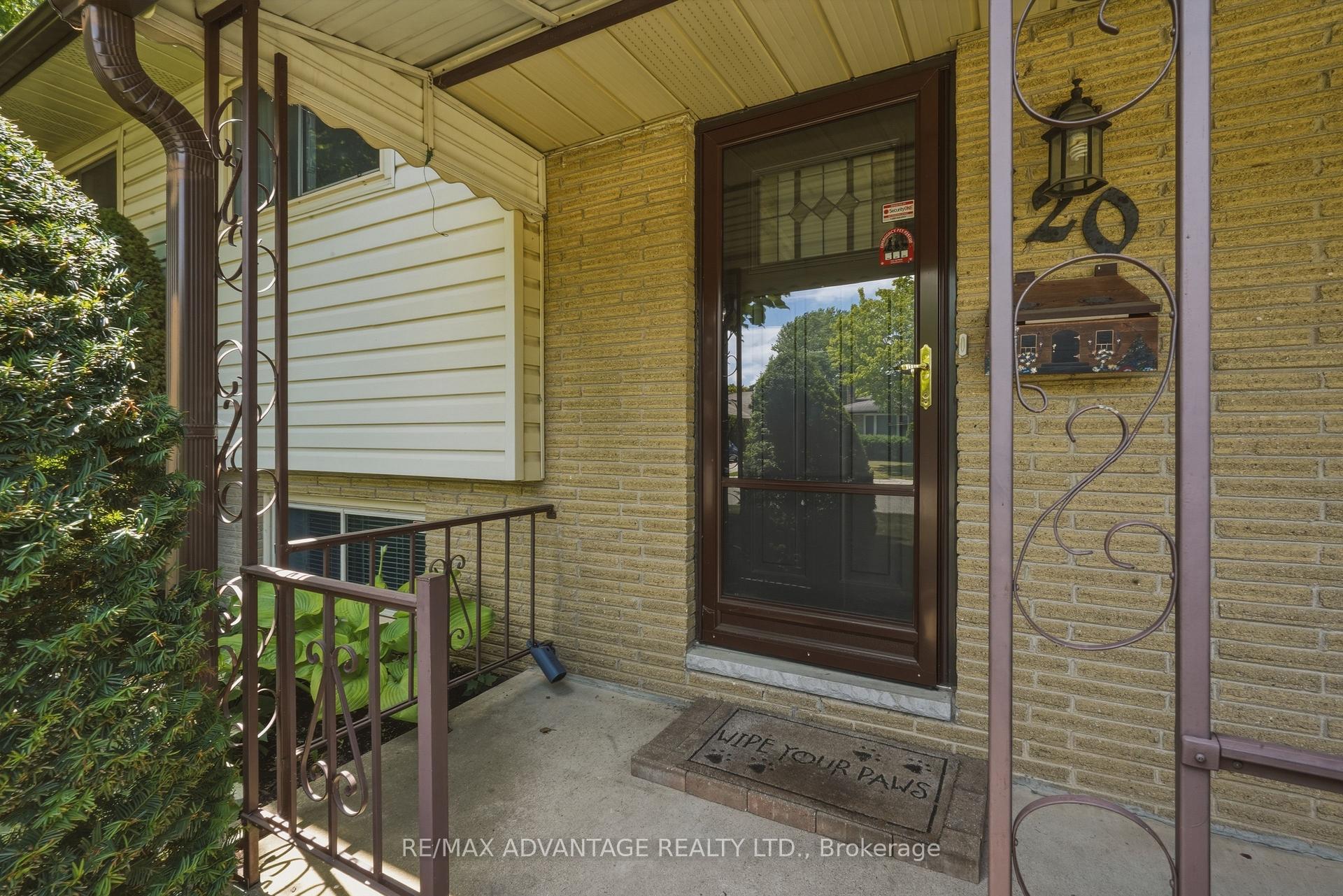 Photo 4 of 120 Champlain Crescent, London, East I — HOMEH