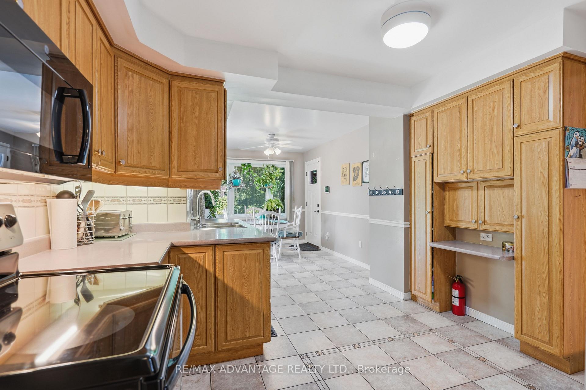 Photo 11 of 120 Champlain Crescent, London, East I — HOMEH