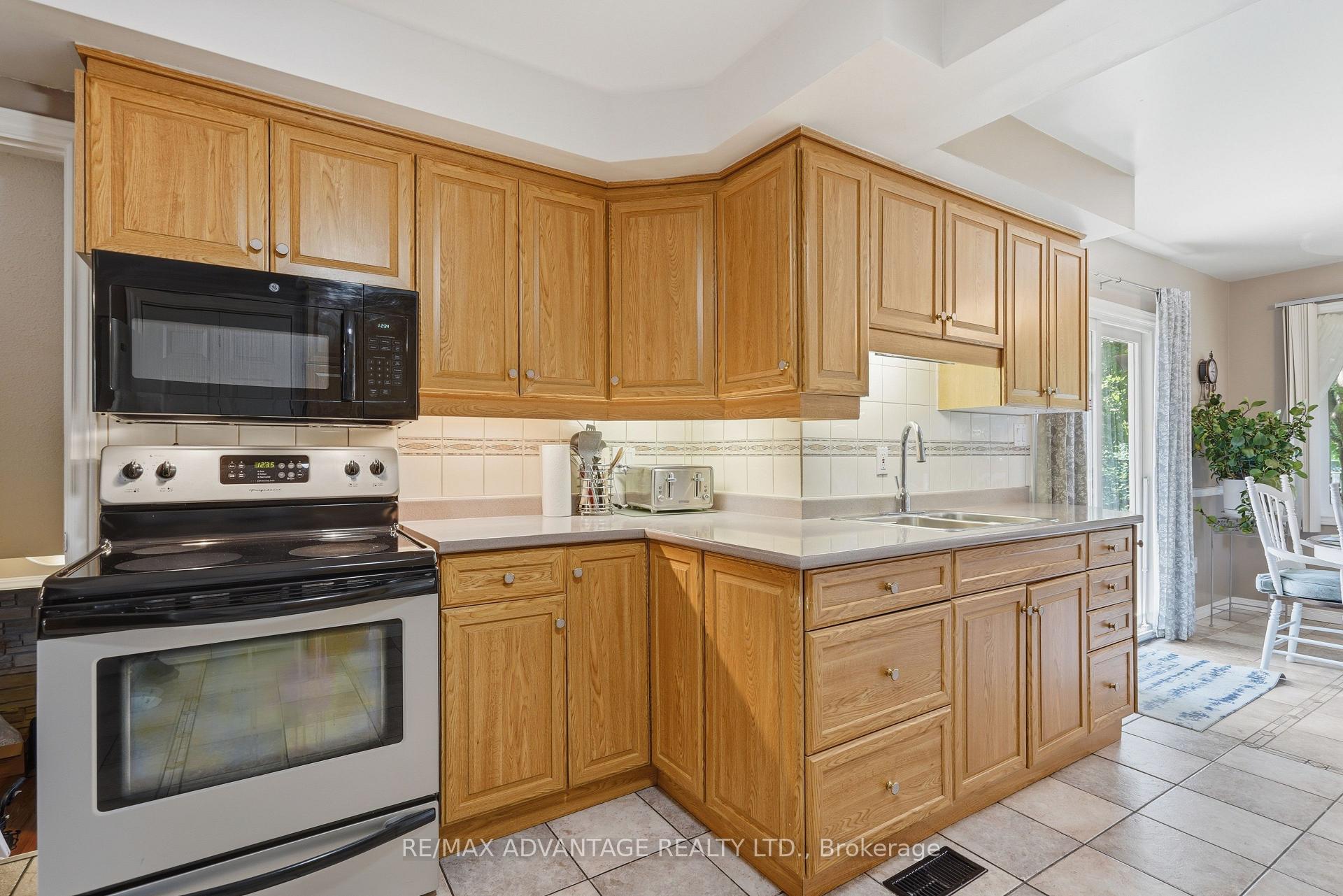 Photo 13 of 120 Champlain Crescent, London, East I — HOMEH