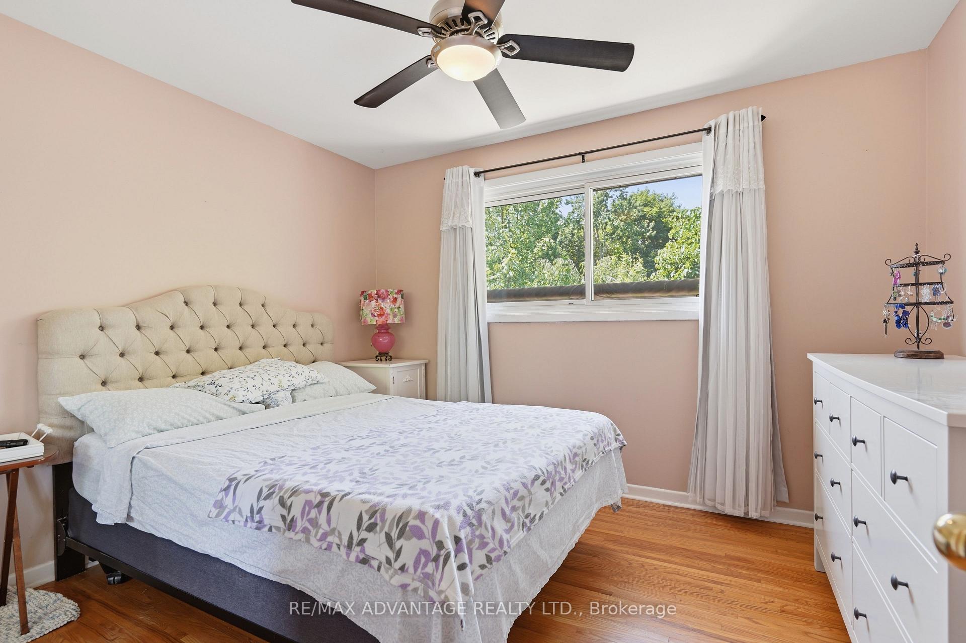 Photo 19 of 120 Champlain Crescent, London, East I — HOMEH