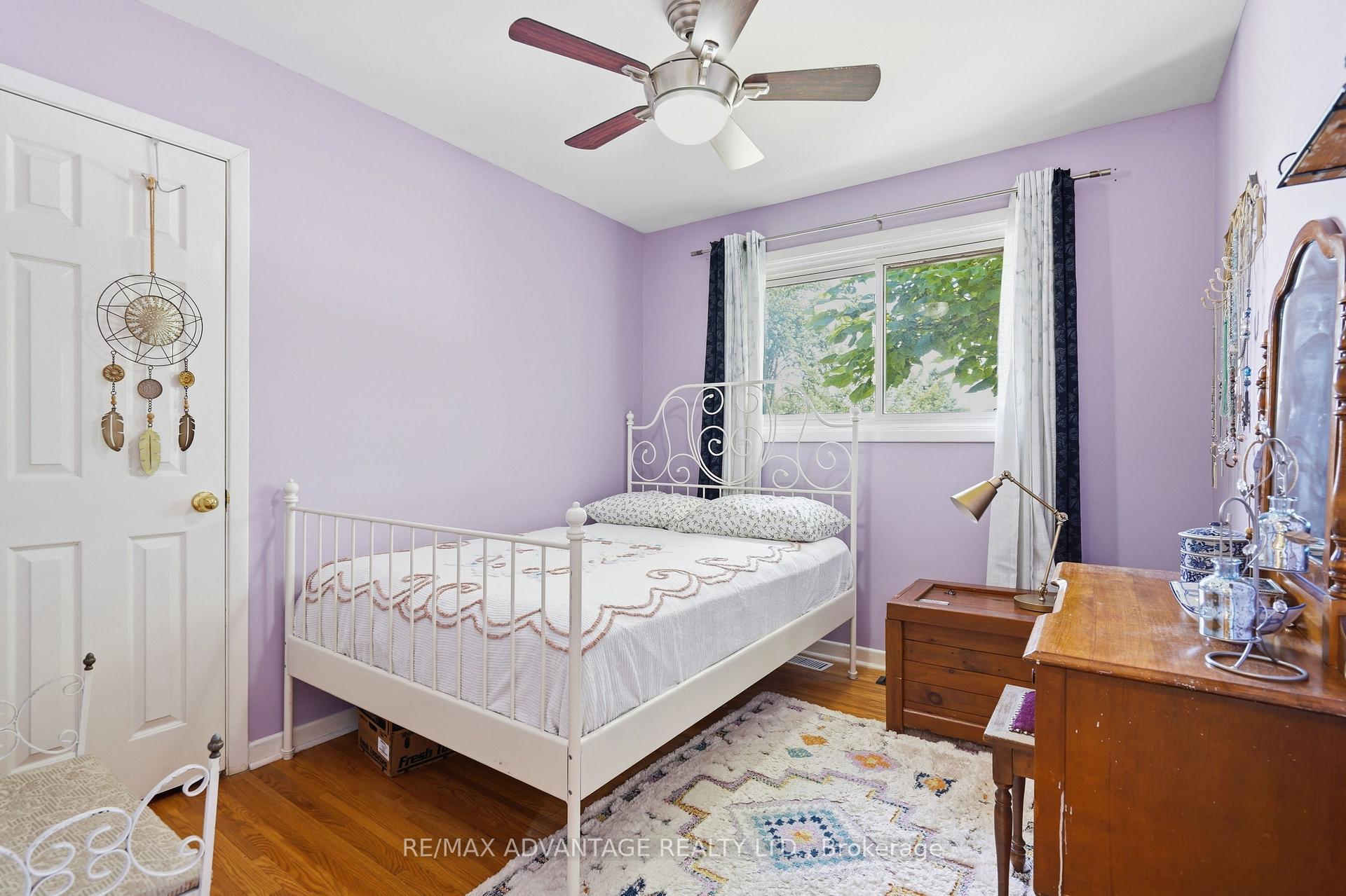 Photo 23 of 120 Champlain Crescent, London, East I — HOMEH