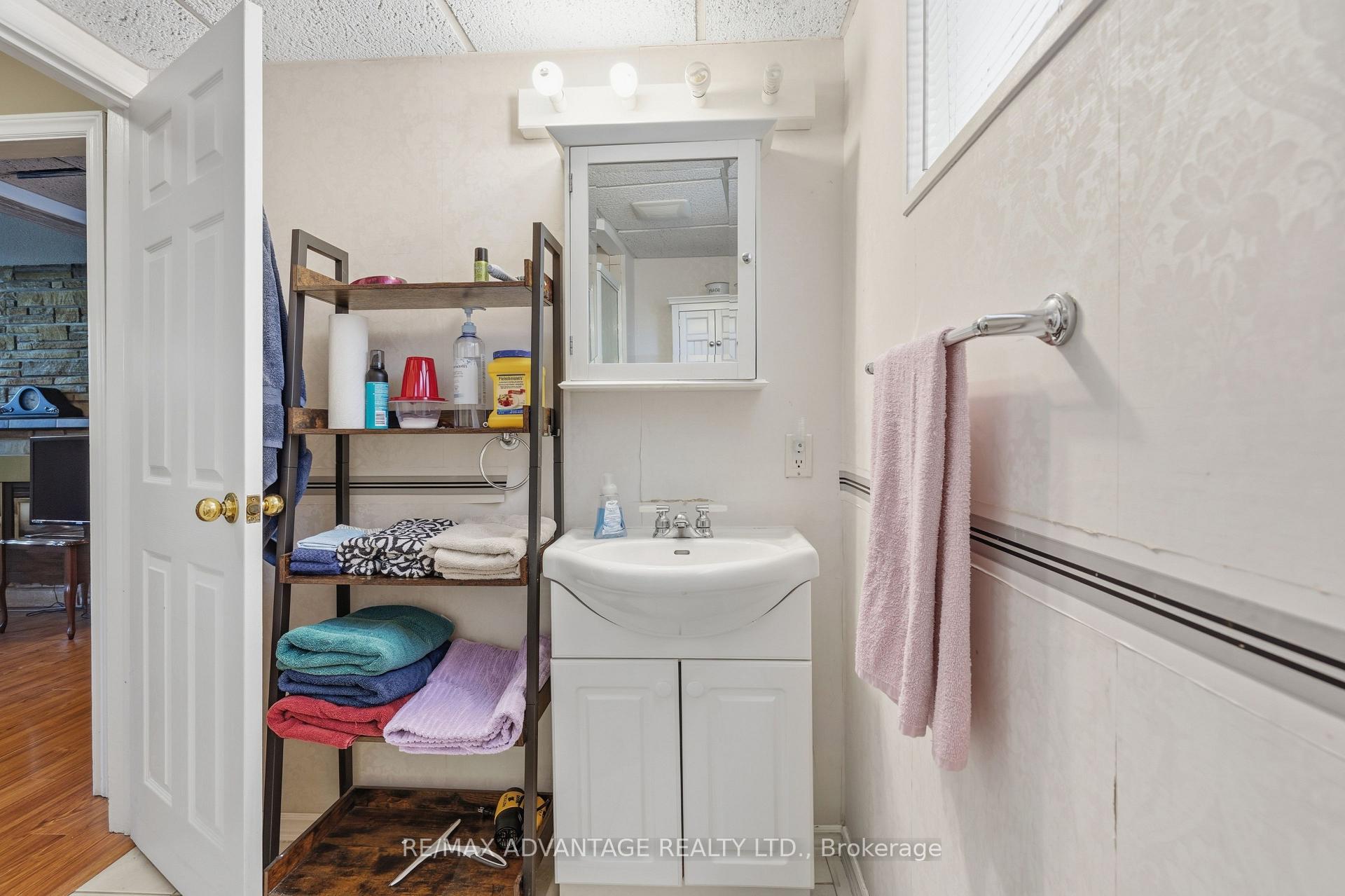 Photo 30 of 120 Champlain Crescent, London, East I — HOMEH