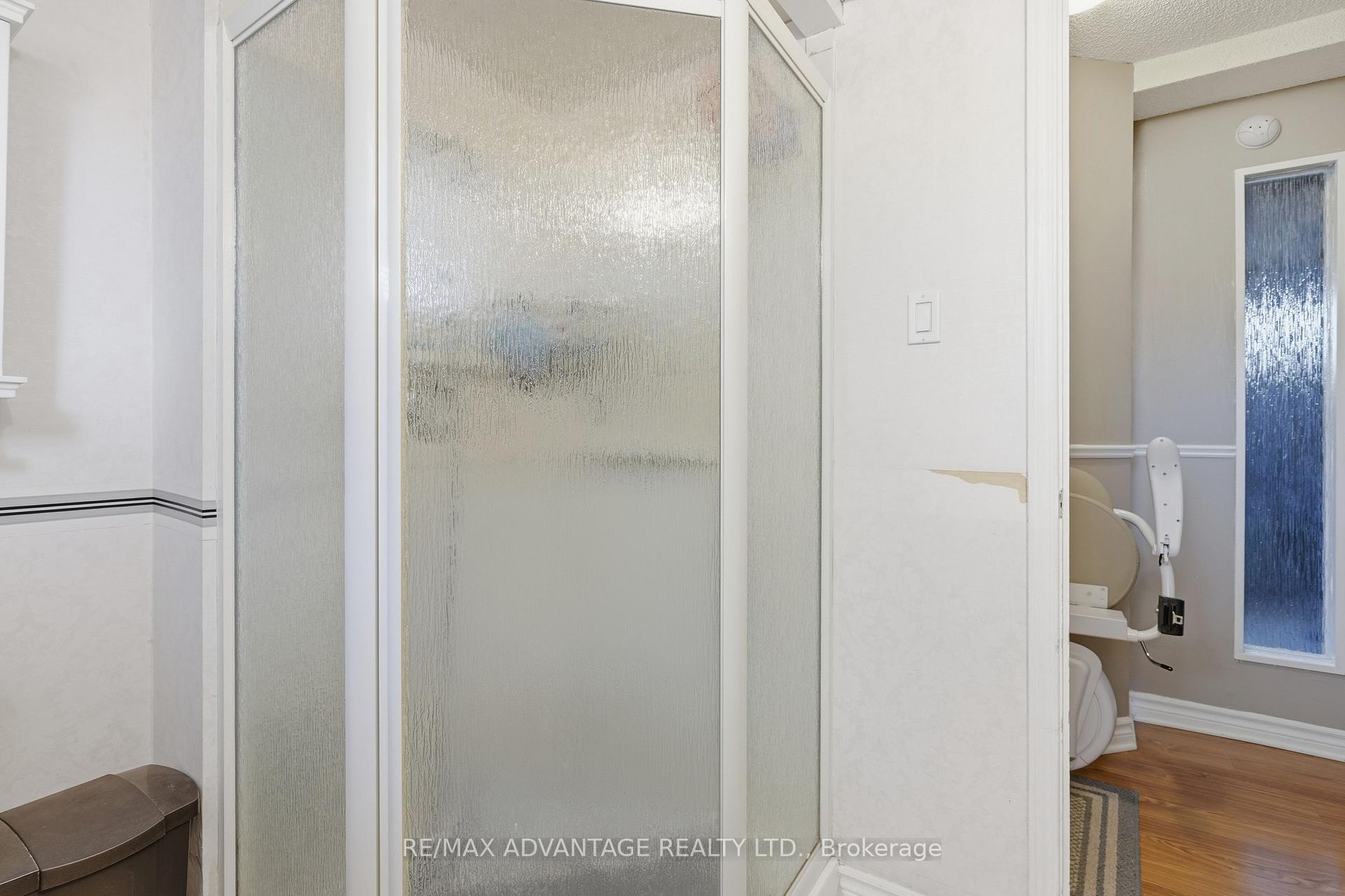 Photo 31 of 120 Champlain Crescent, London, East I — HOMEH