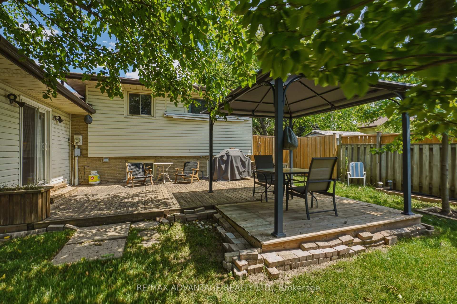 Photo 40 of 120 Champlain Crescent, London, East I — HOMEH