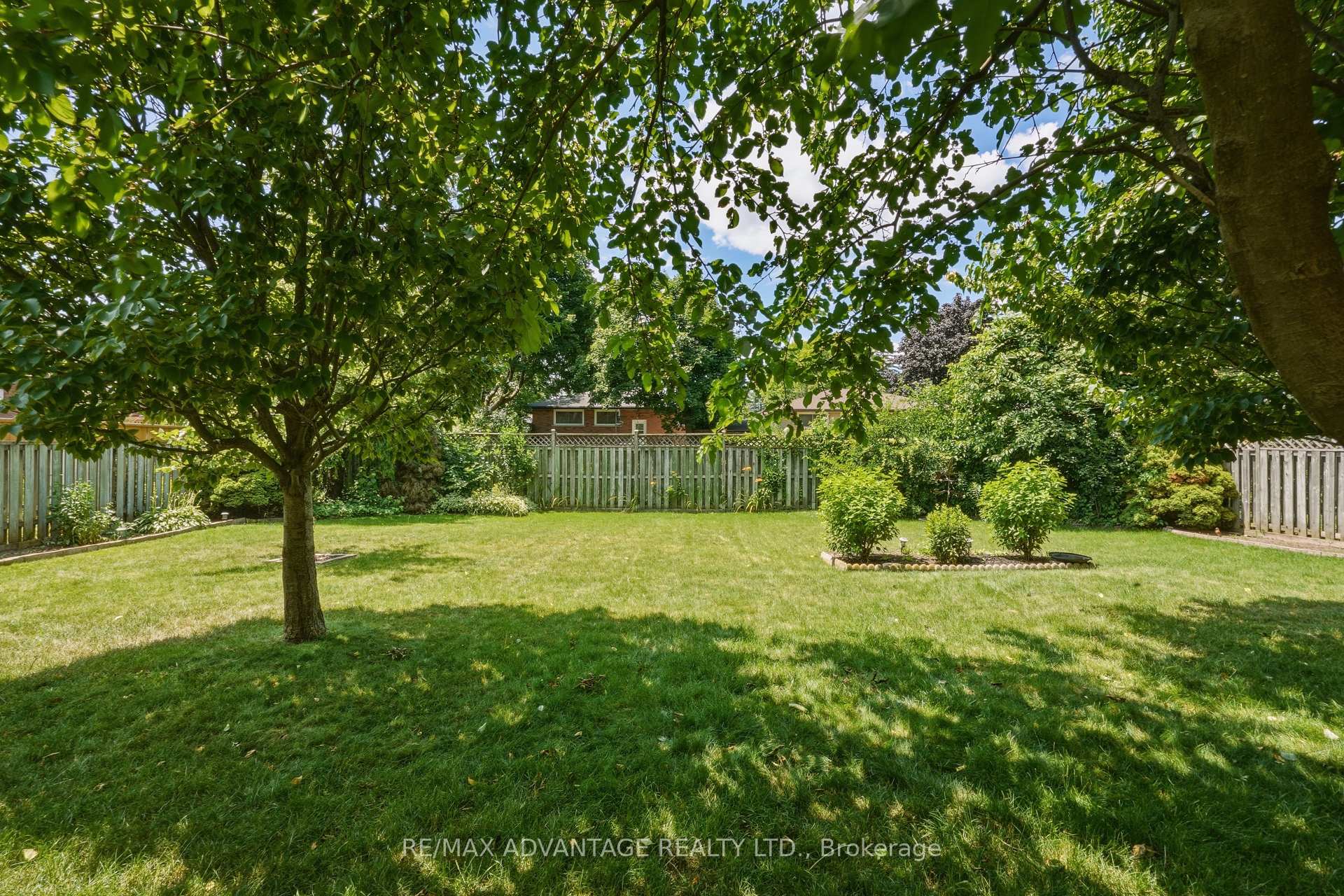 Photo 41 of 120 Champlain Crescent, London, East I — HOMEH