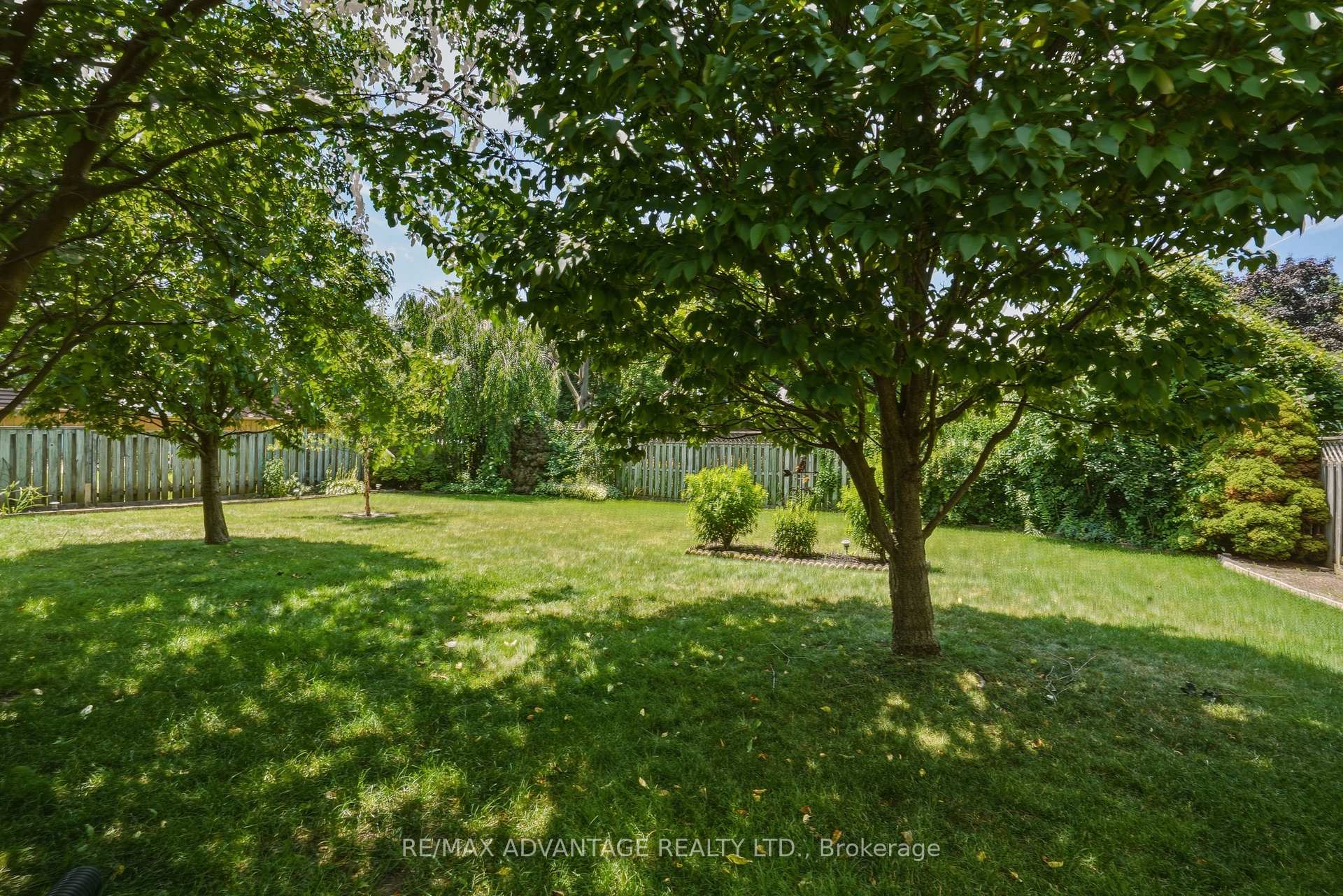 Photo 42 of 120 Champlain Crescent, London, East I — HOMEH
