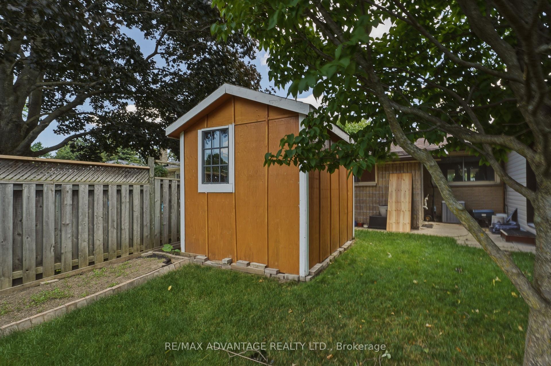 Photo 46 of 120 Champlain Crescent, London, East I — HOMEH