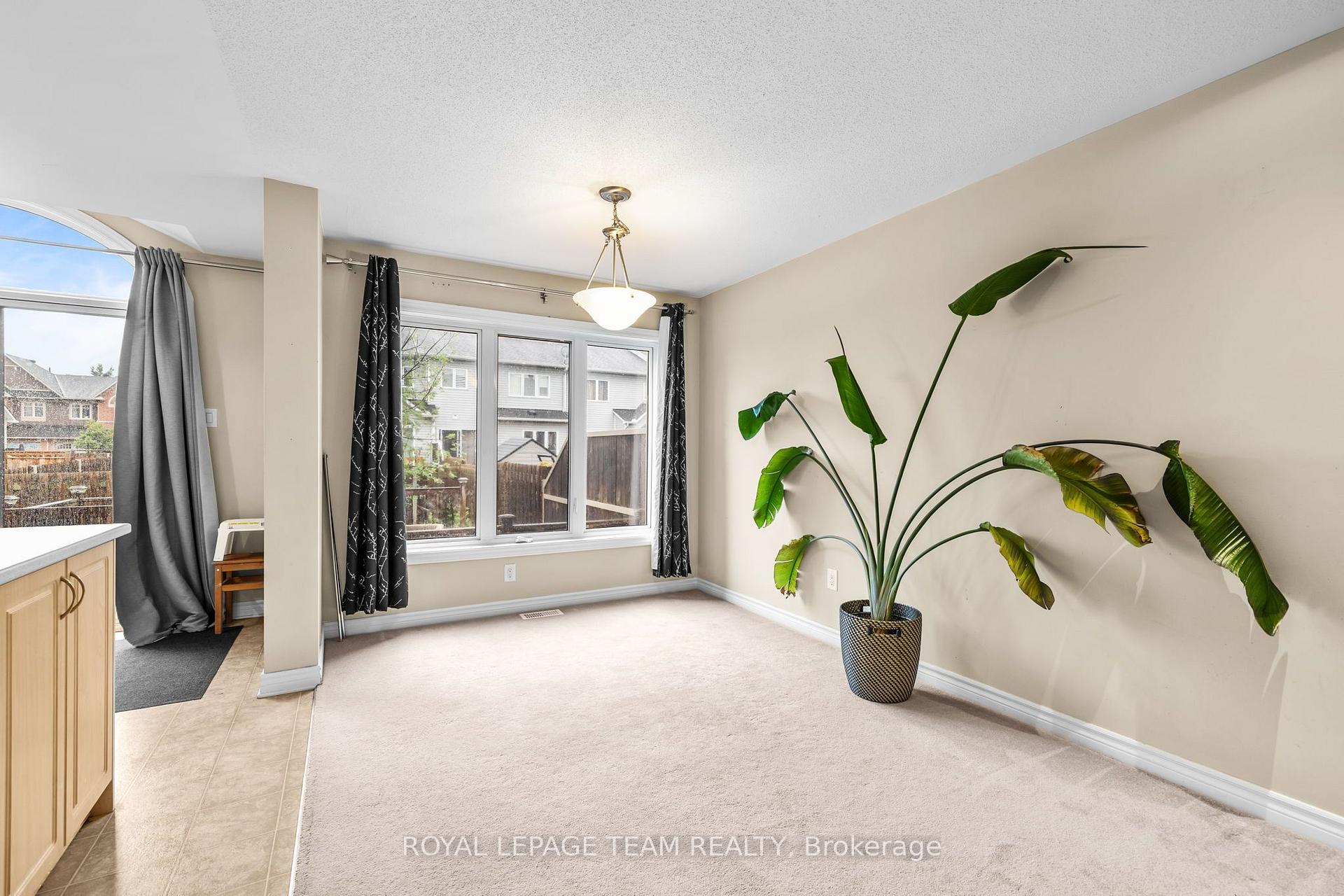 Photo 4 of 200 Gerry Lalonde Drive, Ottawa, Avalon West — HOMEH
