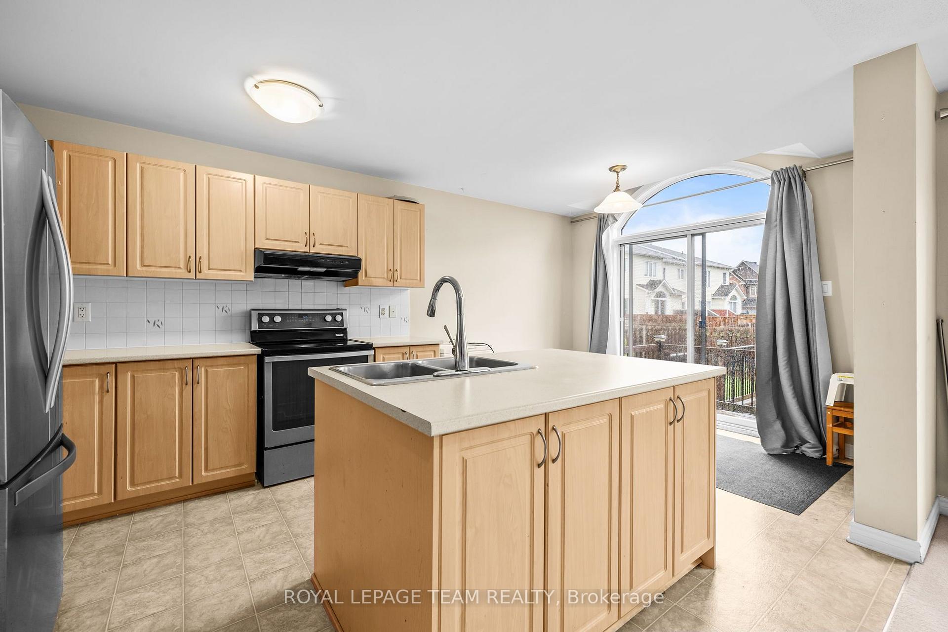 Photo 7 of 200 Gerry Lalonde Drive, Ottawa, Avalon West — HOMEH